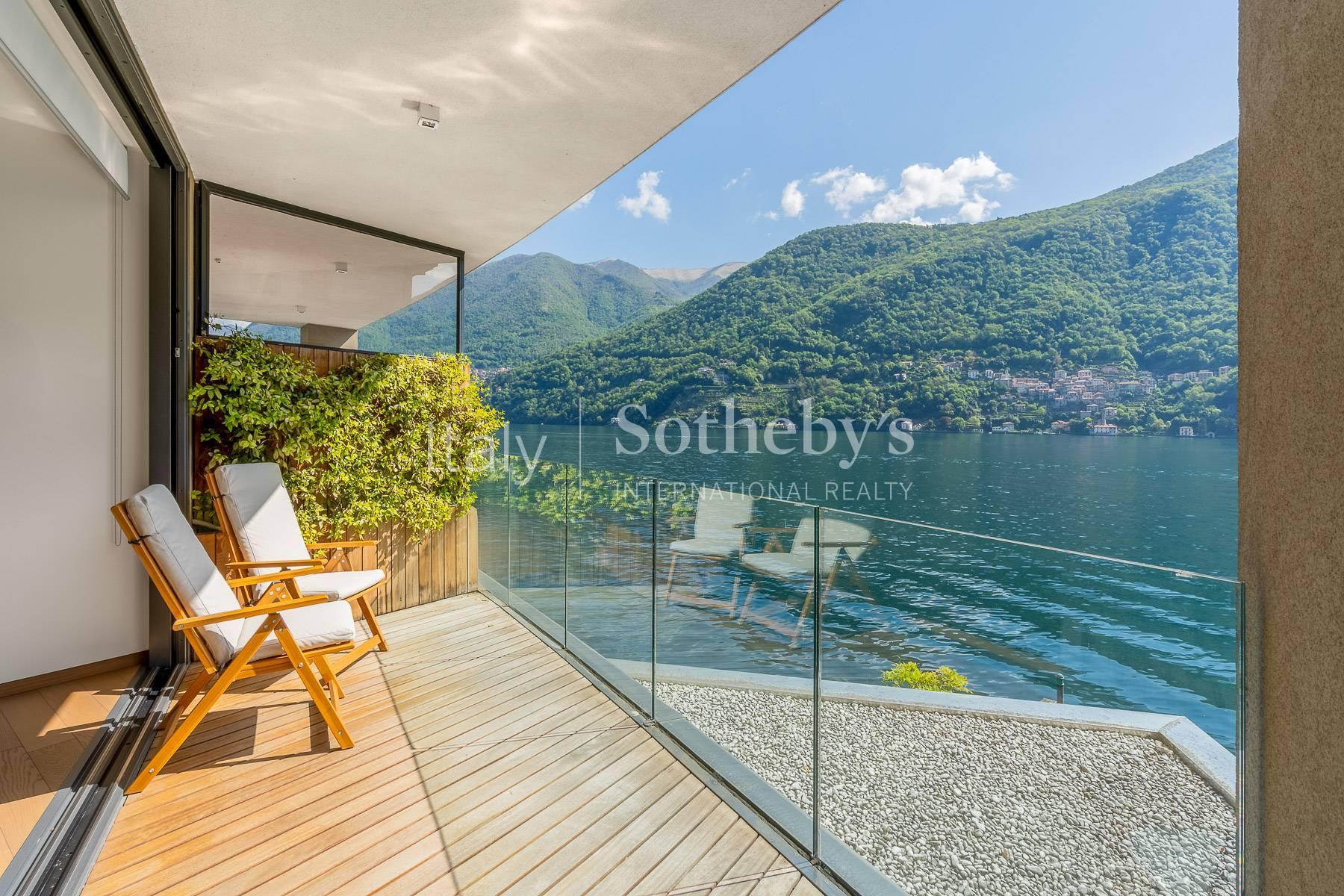 Iconico appartamento fronte lago con darsena e giardino privato, in vendita, Laglio | Sotheby’s Realty Italy - 15