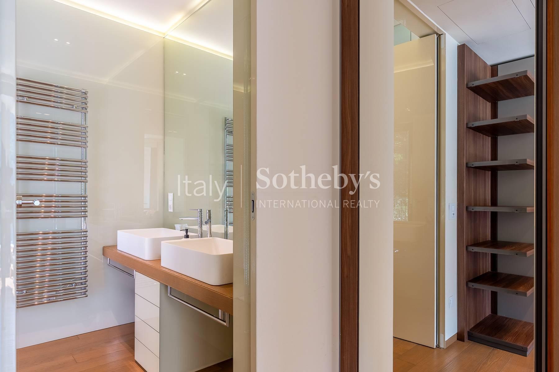 Iconico appartamento fronte lago con darsena e giardino privato, in vendita, Laglio | Sotheby’s Realty Italy - 20