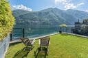 Iconico appartamento fronte lago con darsena e giardino privato, in vendita, Laglio | Sotheby’s Realty Italy - 1