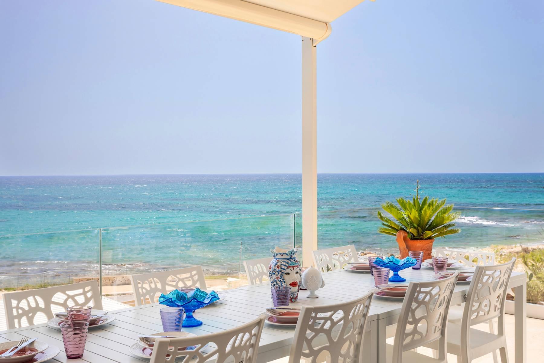 Exclusive and elegant modern villa by the sea - 1