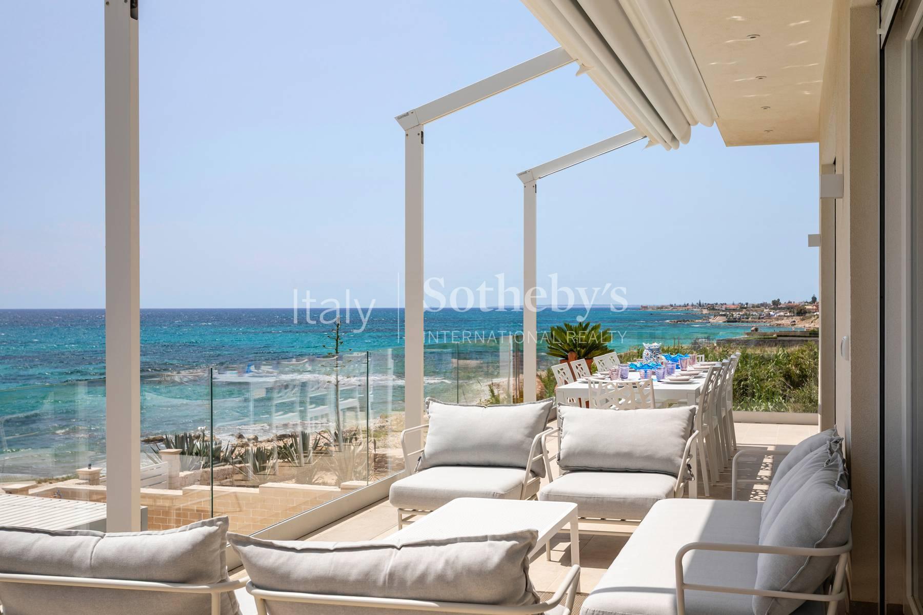 Exclusive and elegant modern villa by the sea - 2