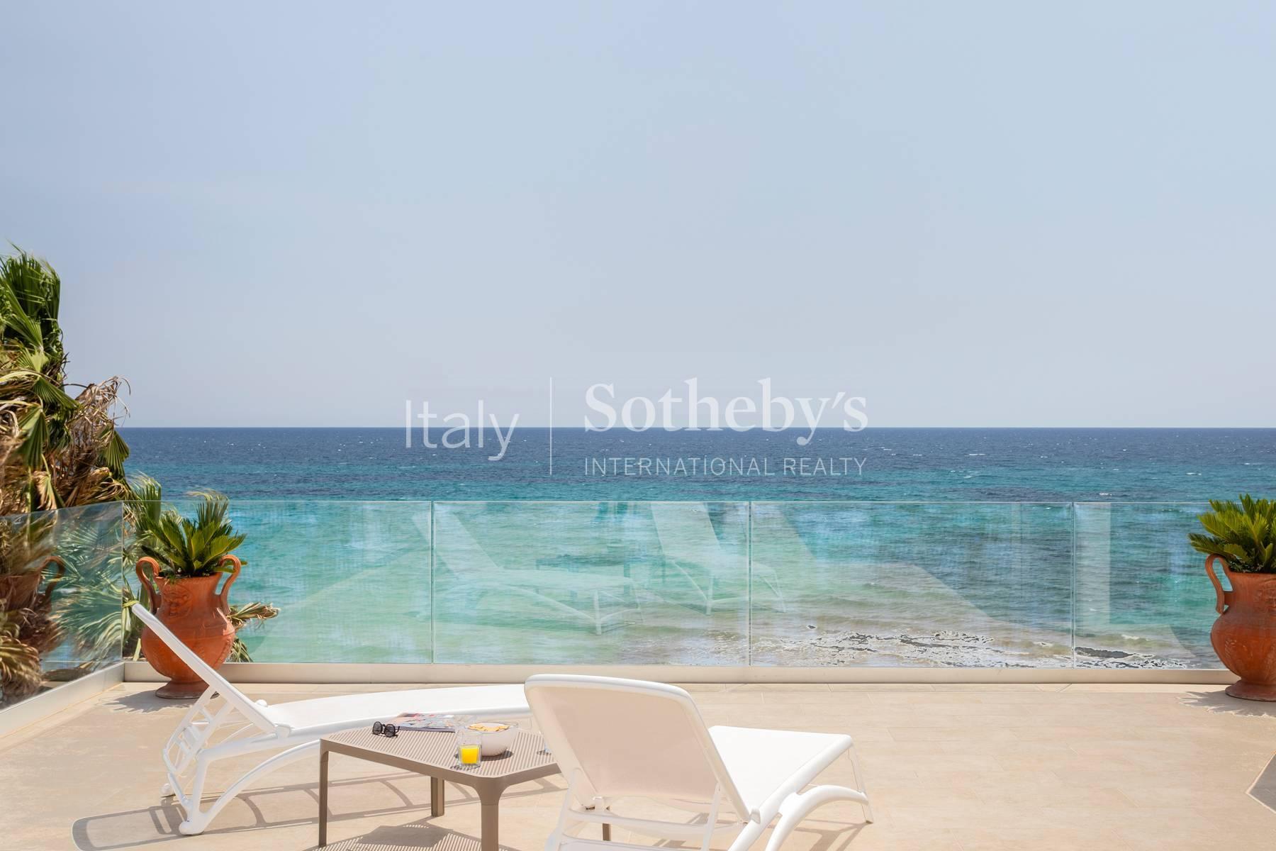 Exclusive and elegant modern villa by the sea - 6
