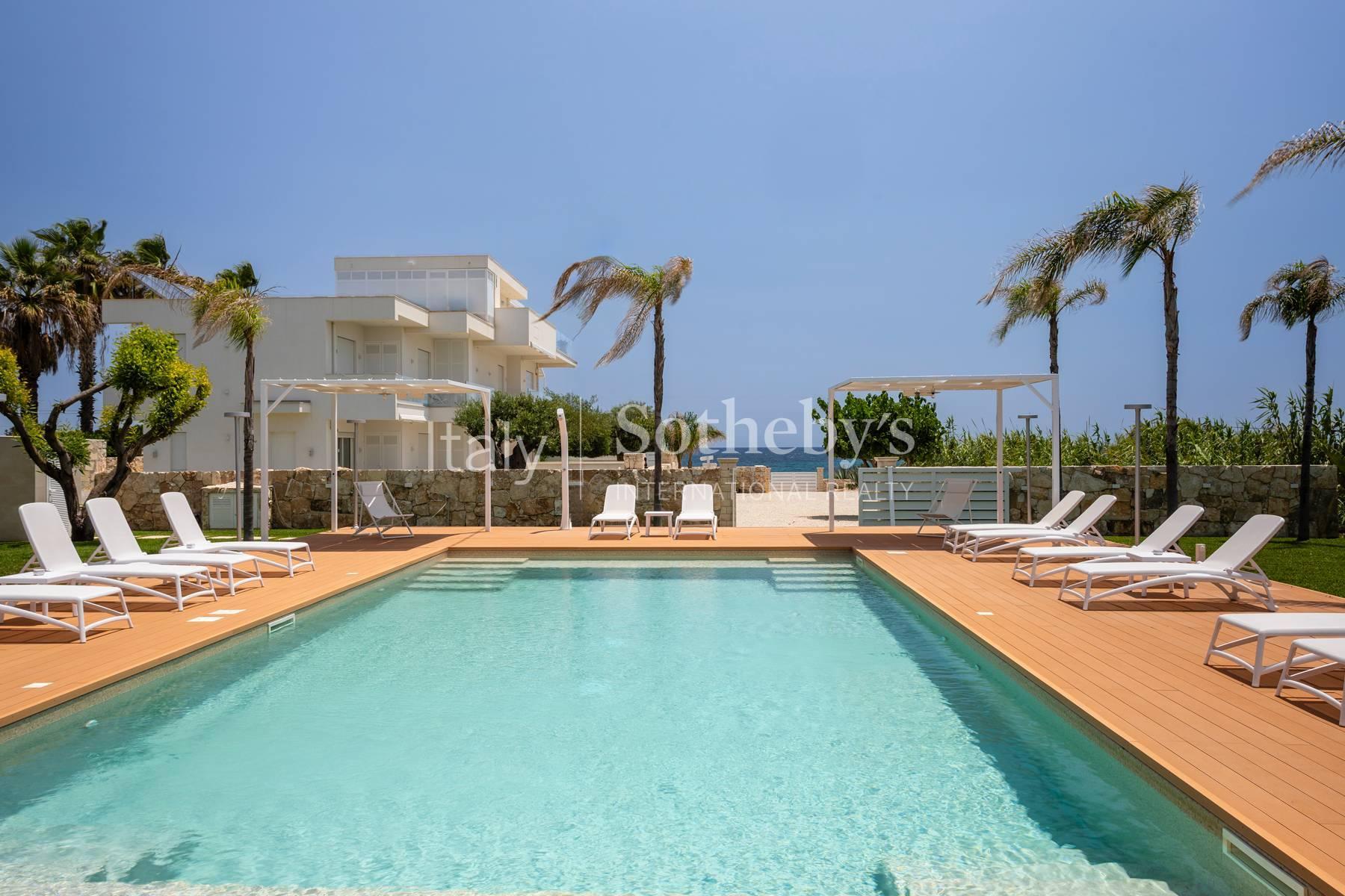 Exclusive and elegant modern villa by the sea - 7