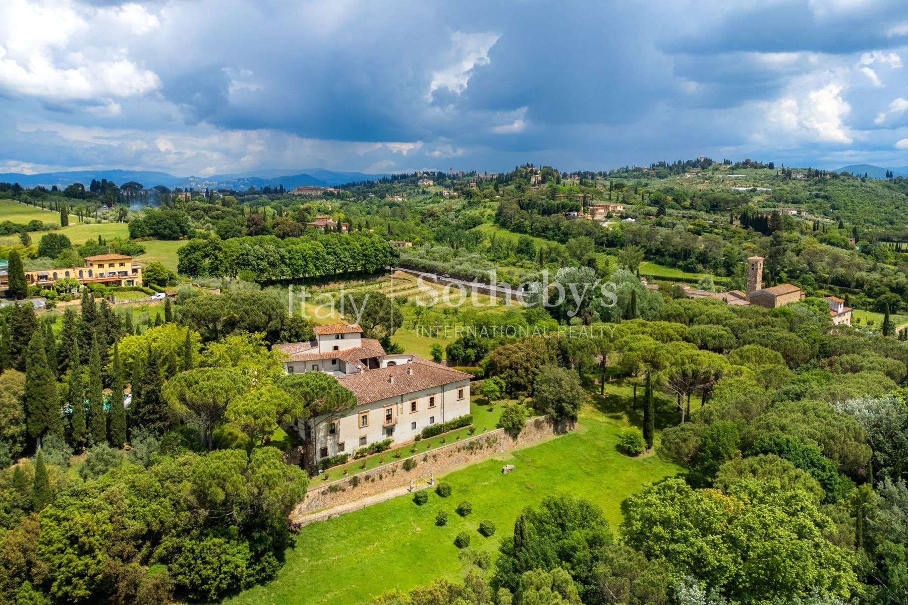 Prestigiosa dimora immersa in un magnifico parco secolare - 3