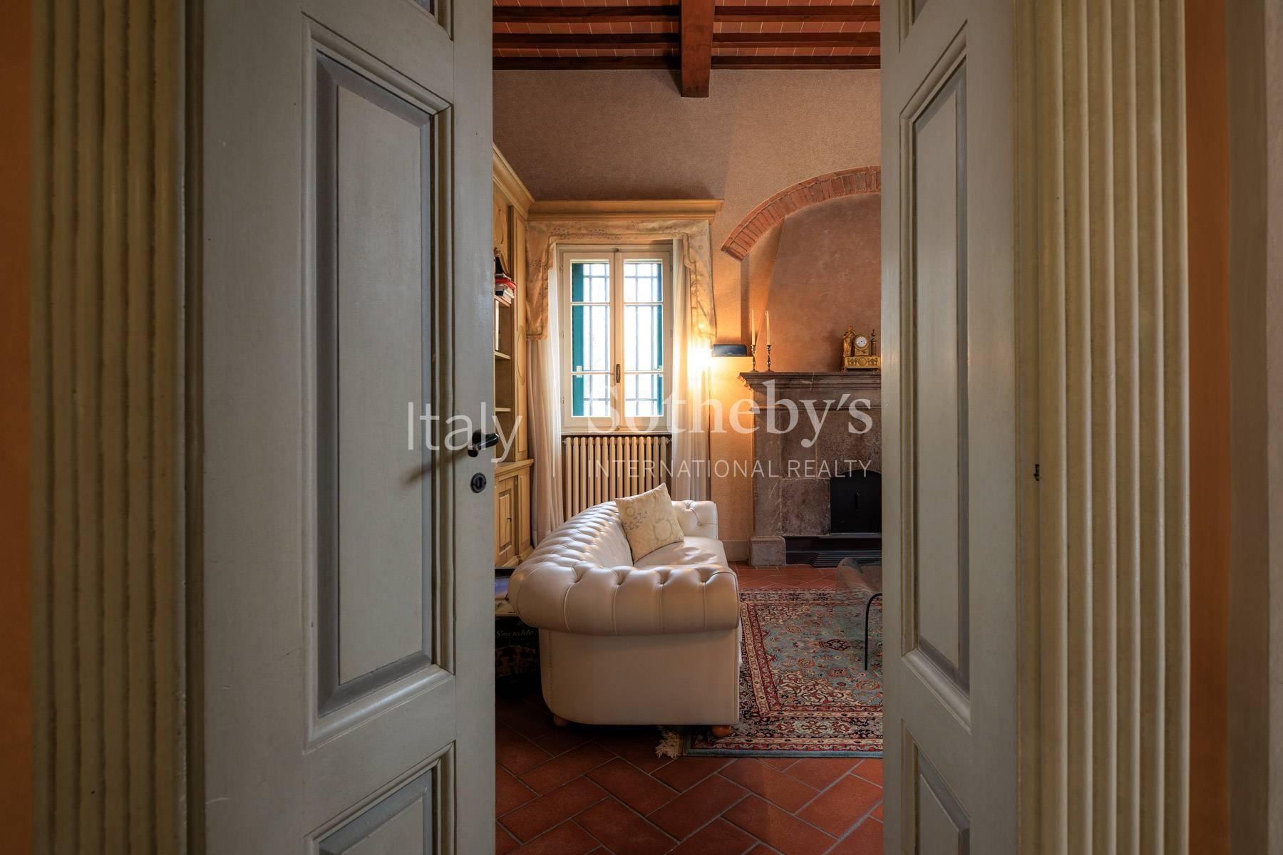Villa con dépendance e vigneto in Toscana - 3
