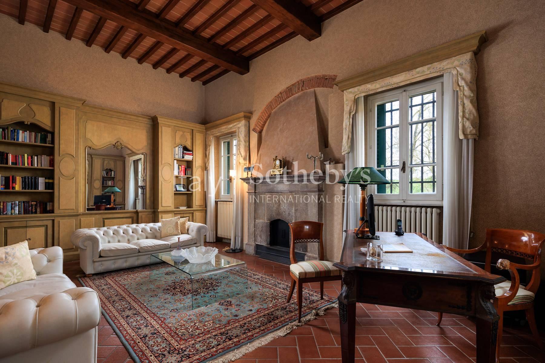 Villa con dépendance e vigneto in Toscana - 4