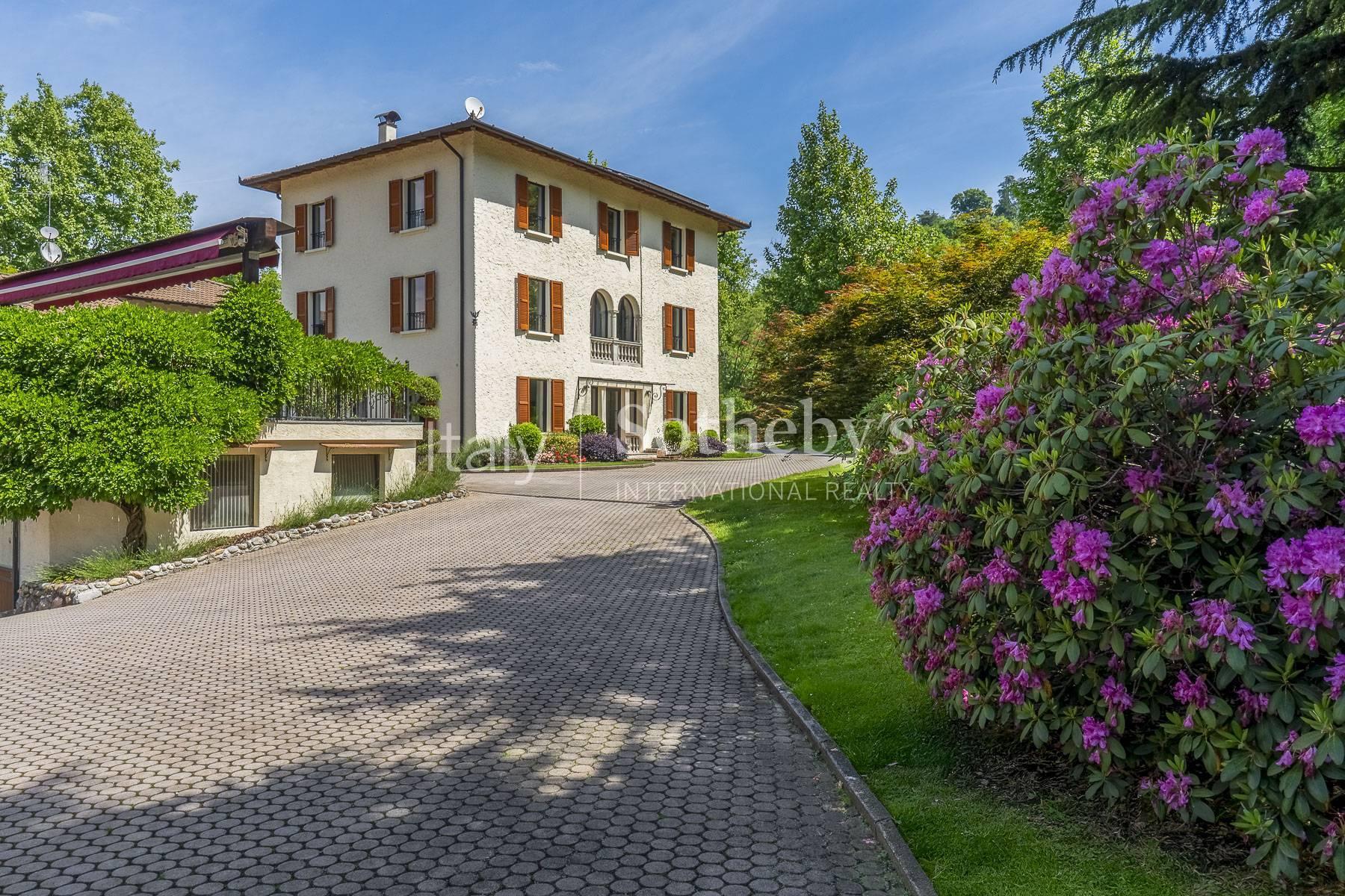 Stunning equestrian property - 5