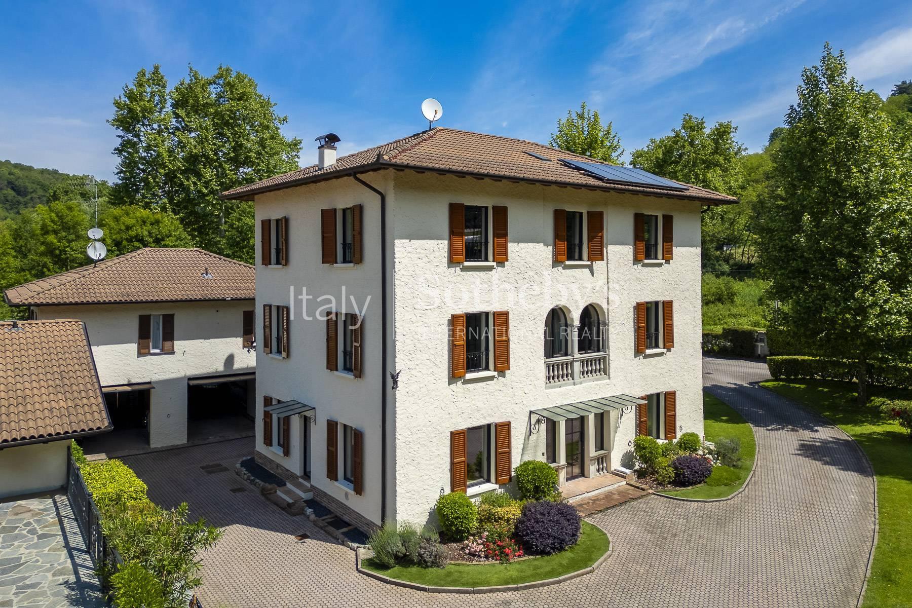Stunning equestrian property - 6