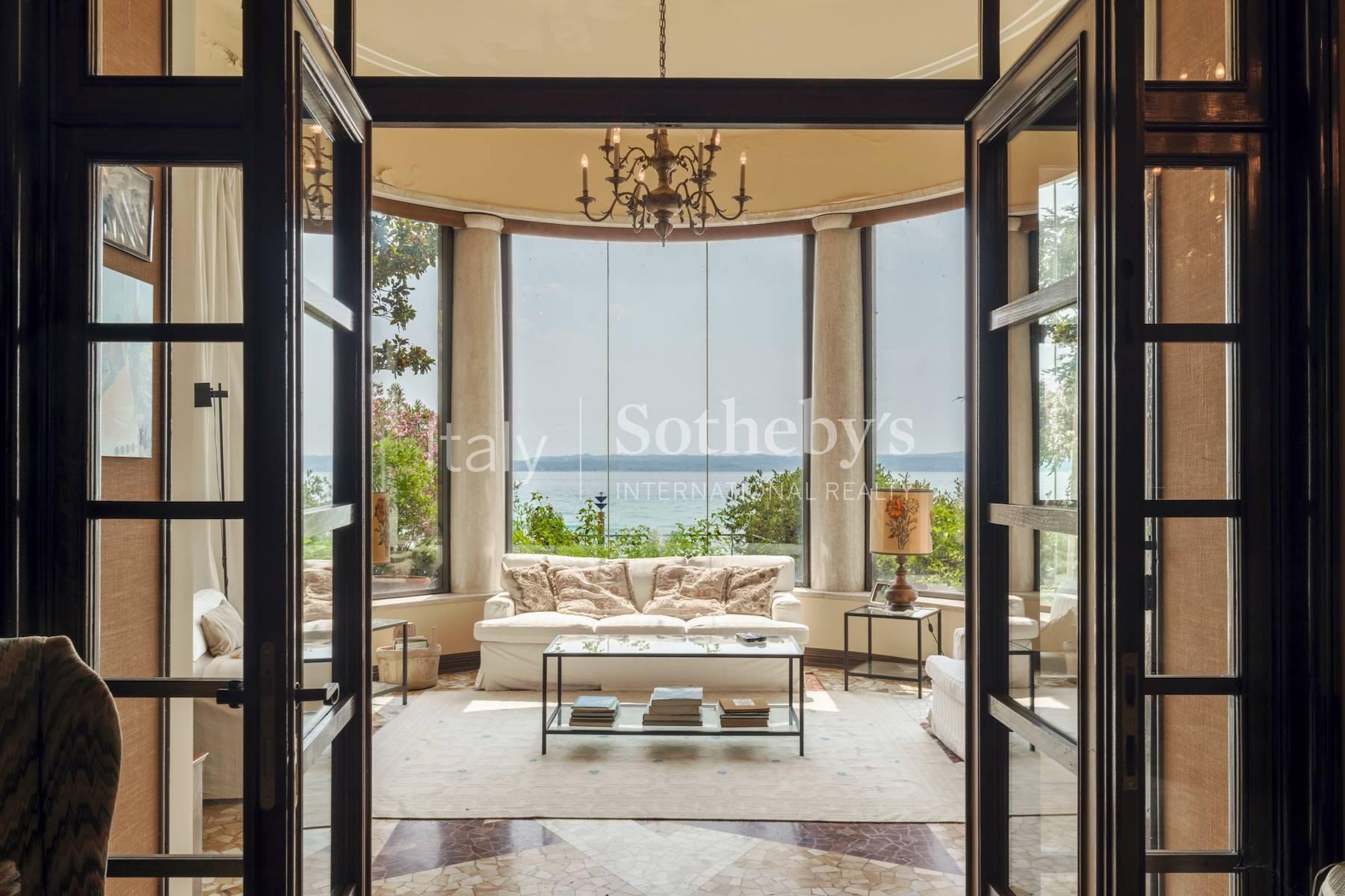 Unrivalled waterfront estate on Lake Garda - 4