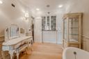 Elegante Villa con Piscina sul Lago Maggiore, in vendita, Lesa | Sotheby’s Realty Italy - 15