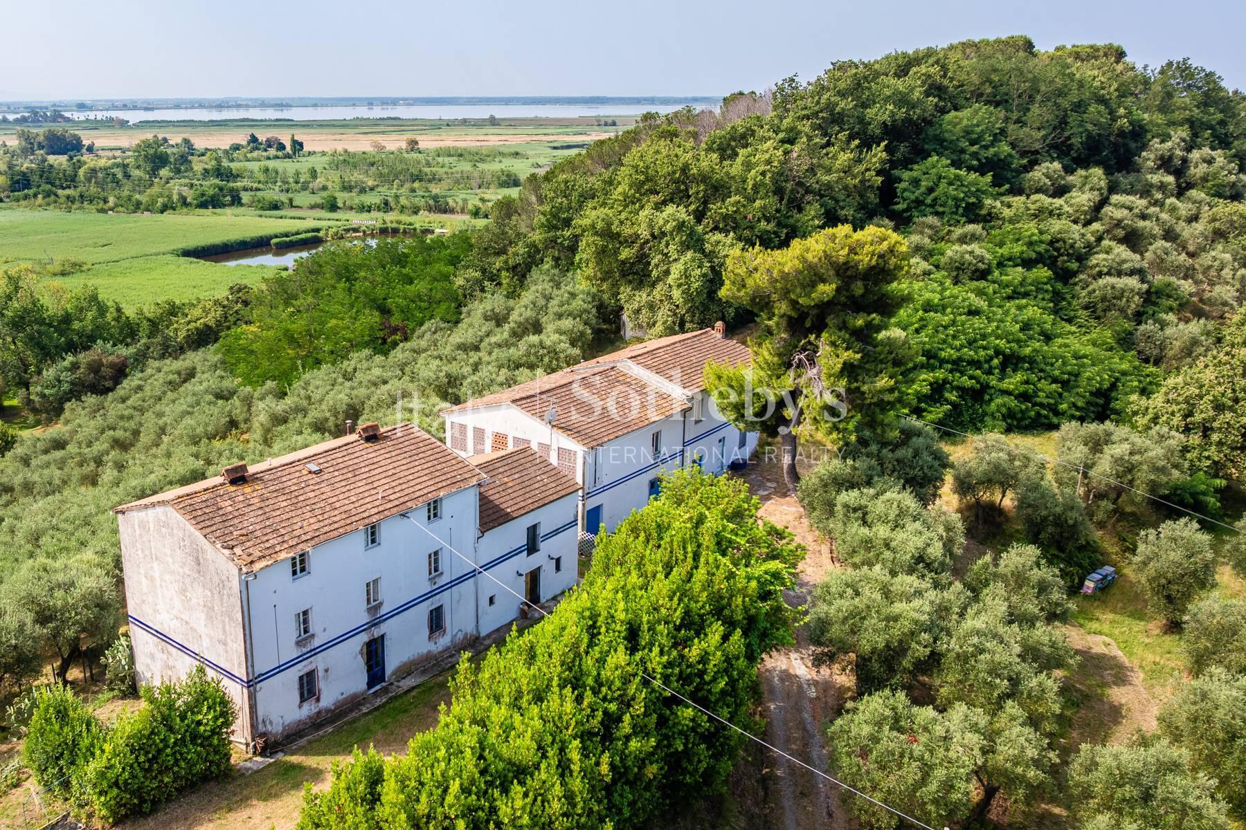 Elegante villa toscana con piscina, laghetto e dépandance, in vendita, Massarosa | Sotheby’s Realty Italy - 19