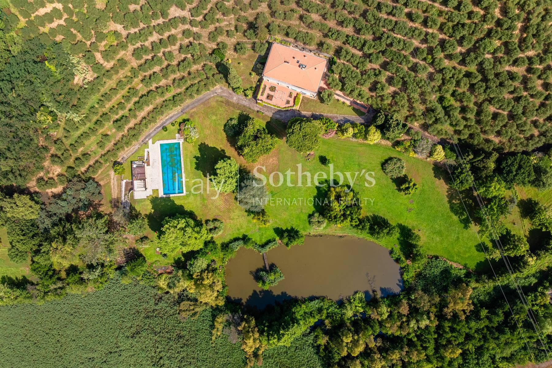 Elegante villa toscana con piscina, laghetto e dépandance, in vendita, Massarosa | Sotheby’s Realty Italy - 4