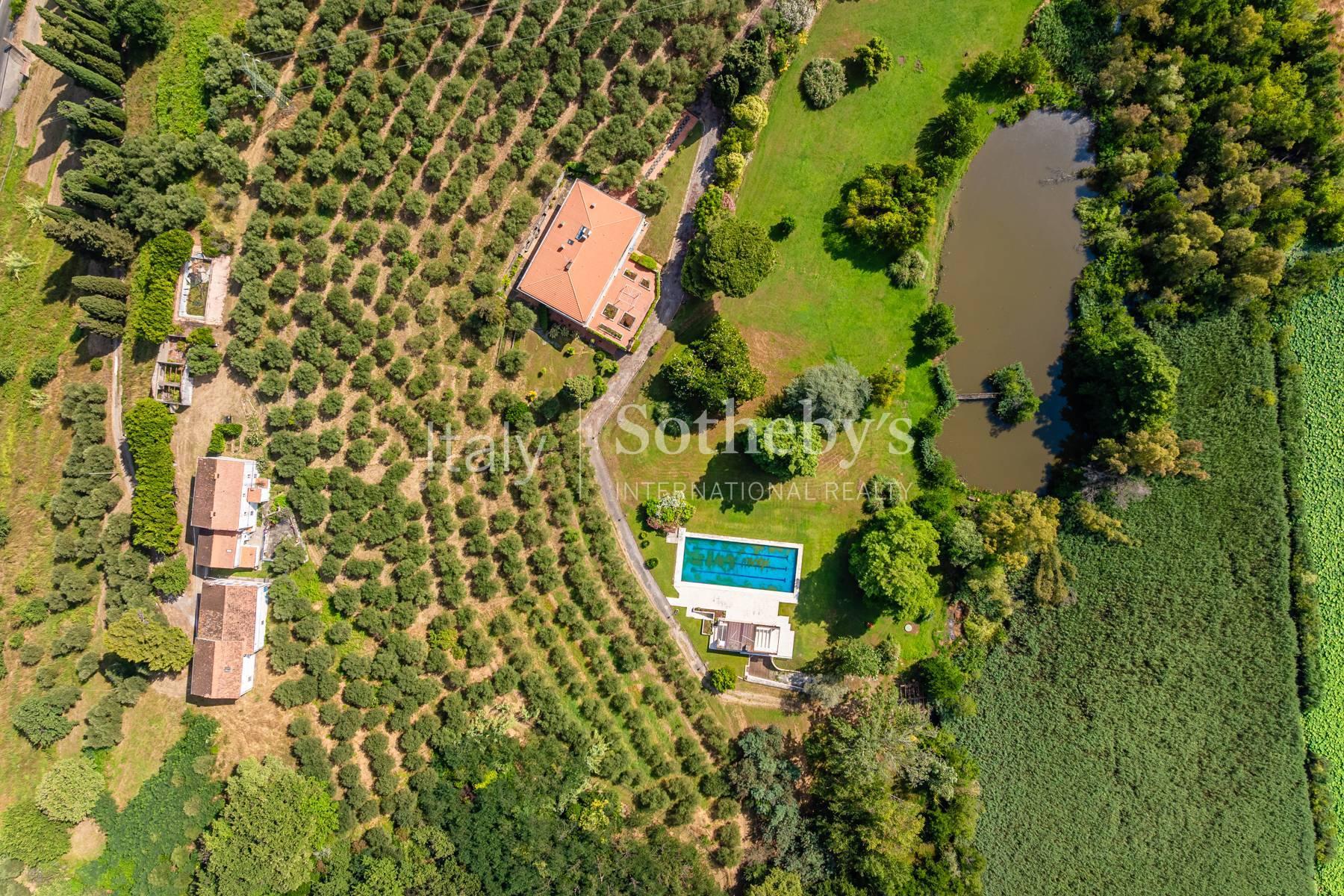 Elegante villa toscana con piscina, laghetto e dépandance, in vendita, Massarosa | Sotheby’s Realty Italy - 22