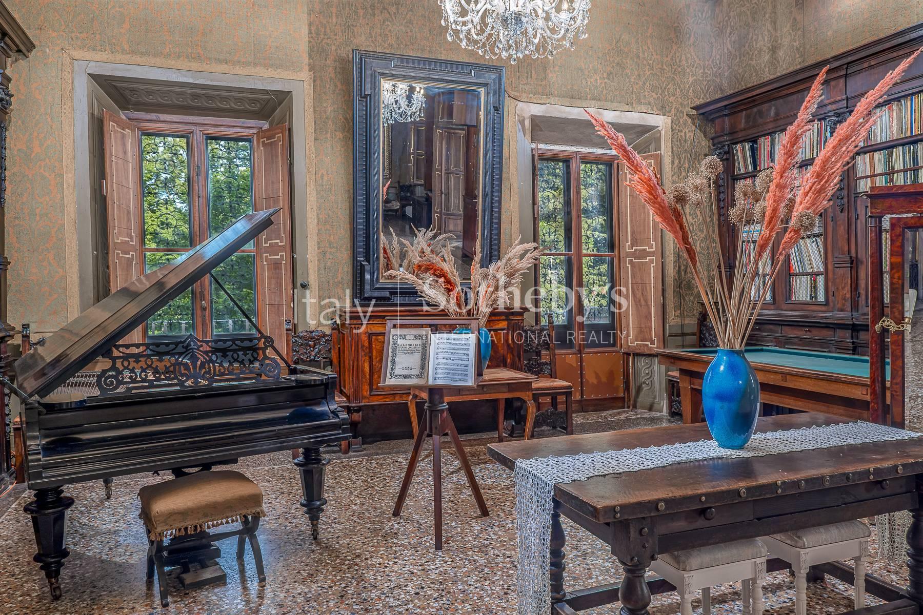 Storica villa maestosa con vista mozzafiato sulla campagna fiorentina, in vendita, Borgo San Lorenzo | Sotheby’s Realty Italy - 11