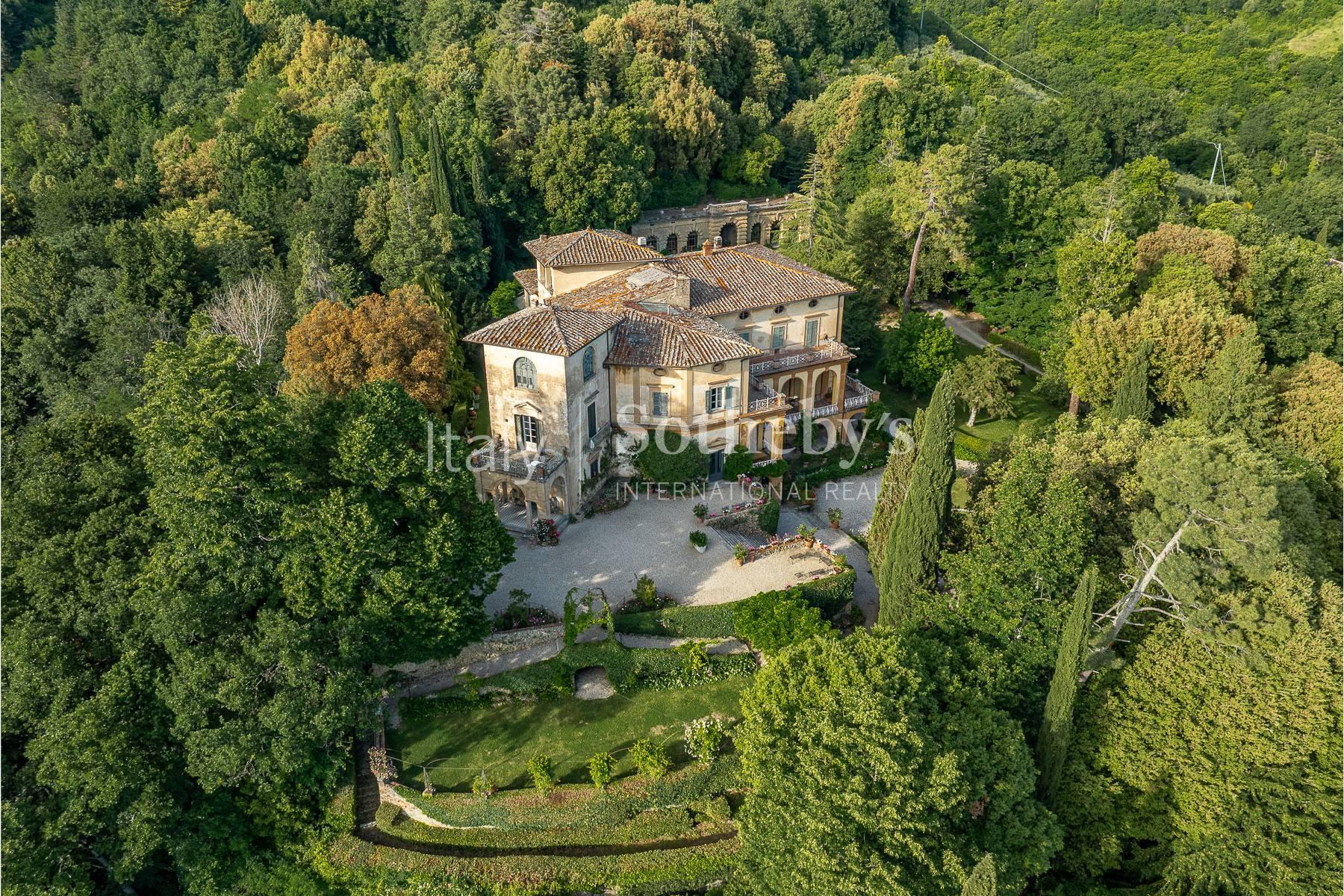Storica villa maestosa con vista mozzafiato sulla campagna fiorentina, in vendita, Borgo San Lorenzo | Sotheby’s Realty Italy - 2