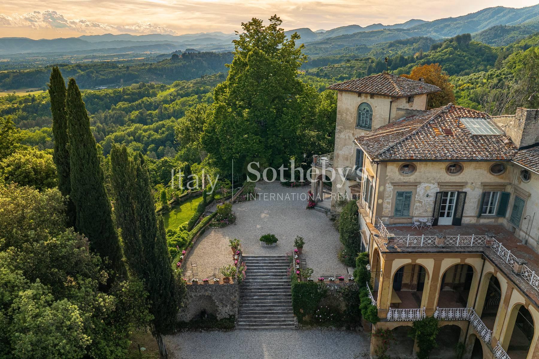Storica villa maestosa con vista mozzafiato sulla campagna fiorentina, in vendita, Borgo San Lorenzo | Sotheby’s Realty Italy - 3
