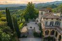 Storica villa maestosa con vista mozzafiato sulla campagna fiorentina, in vendita, Borgo San Lorenzo | Sotheby’s Realty Italy - 3