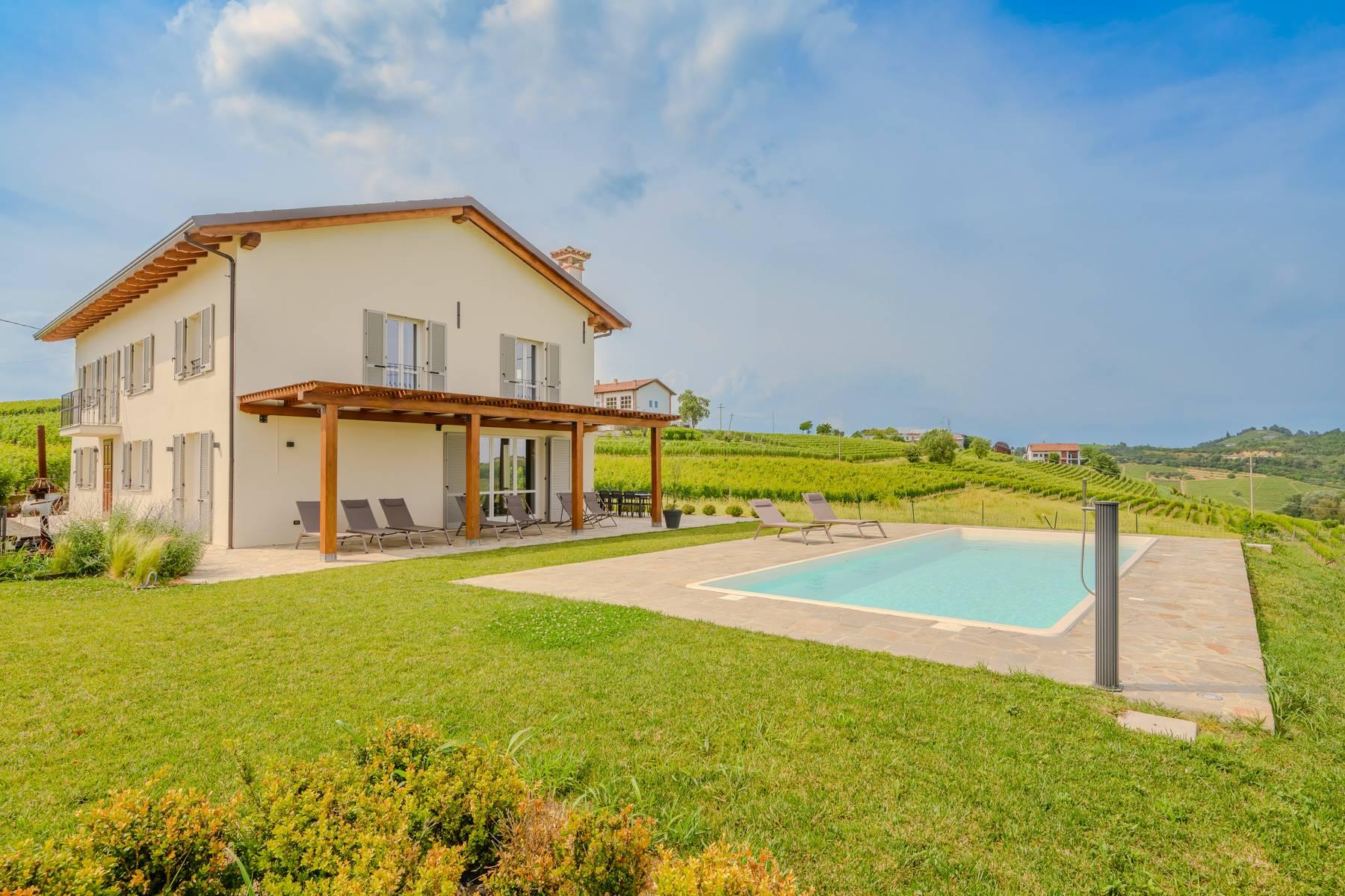 Elegant Villa amongst Nizza Monferrato's vineyards - 1
