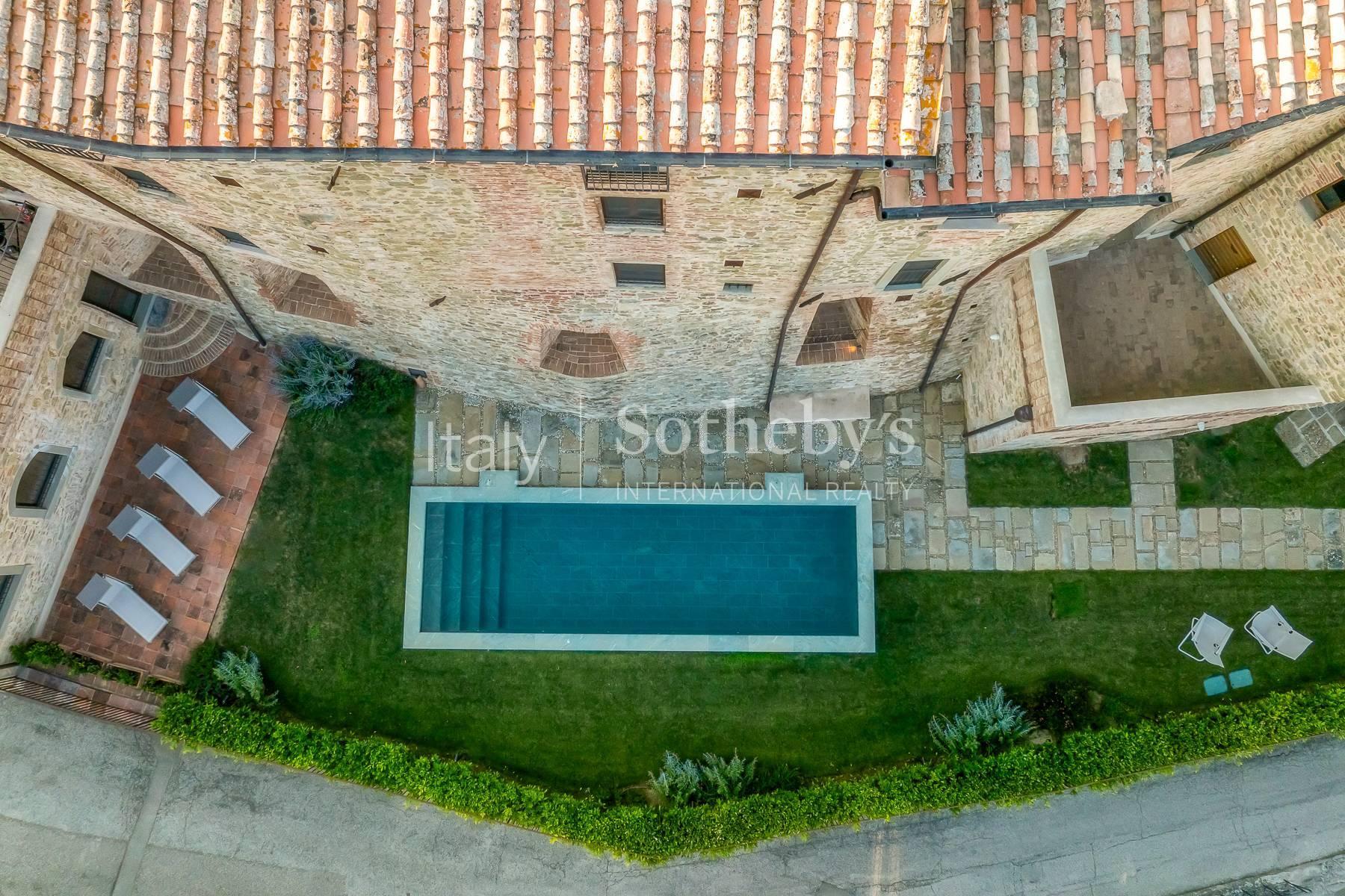 Palazzo storico completamente restaurato con piscina - 3