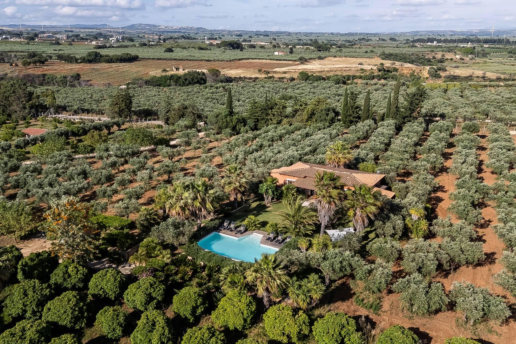 Villa in posizione riservata con piscina - 1