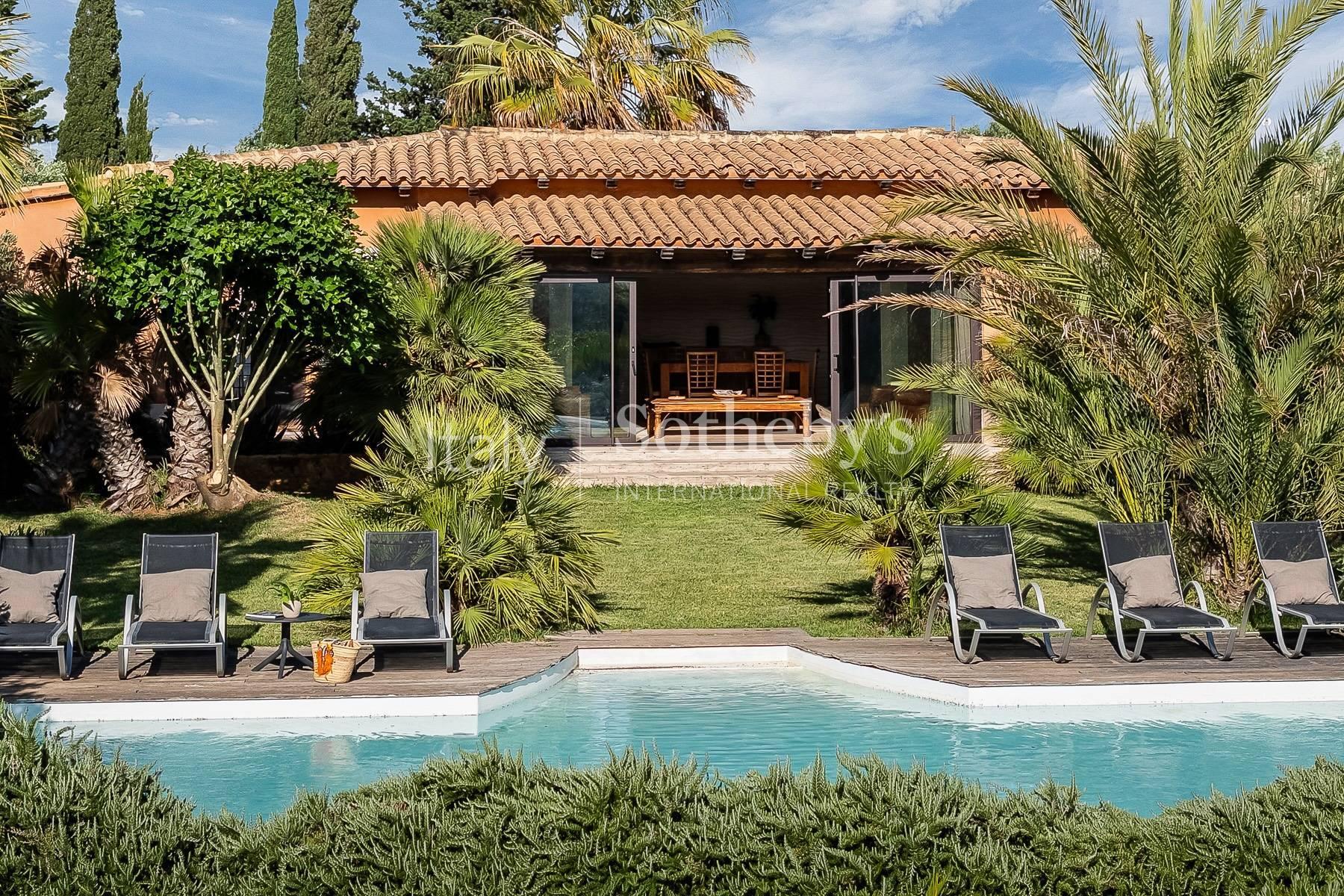 Villa in posizione riservata con piscina - 2