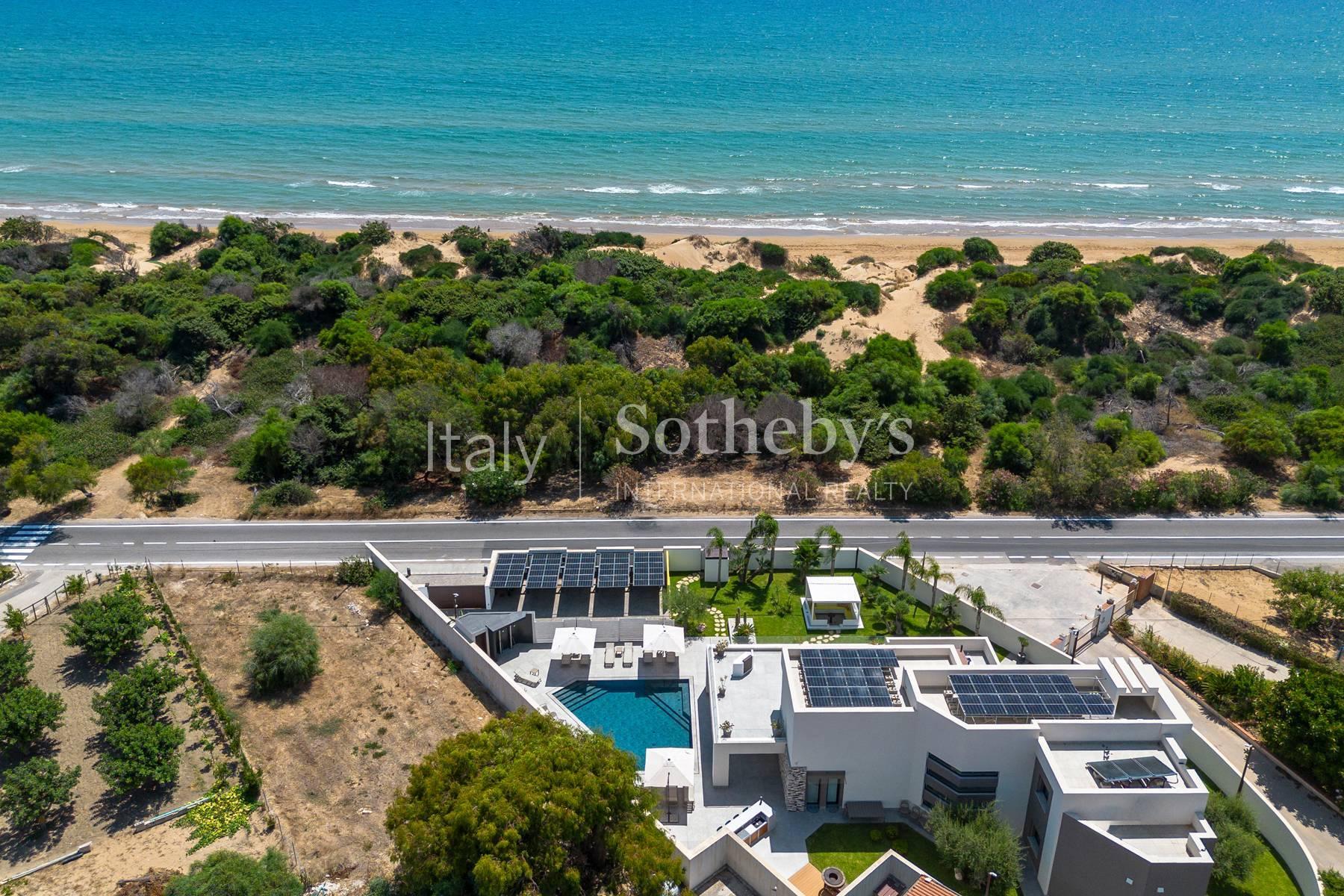 Villa dal design moderno fronte mare - 4