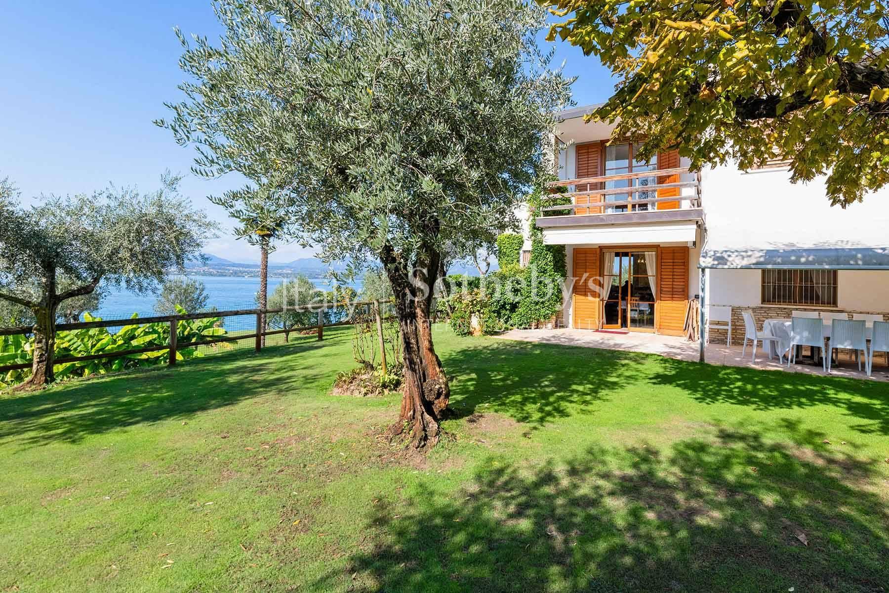 Splendida villa fronte lago con dépendance e piscina, in vendita, Sirmione | Sotheby’s Realty Italy - 16