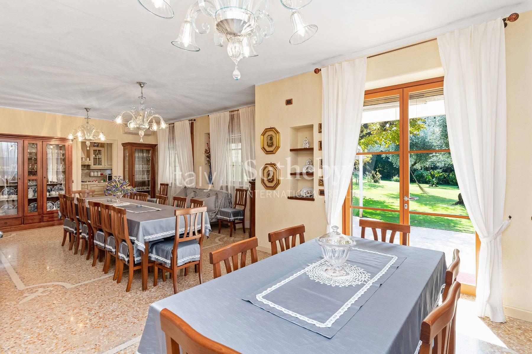 Splendida villa fronte lago con dépendance e piscina, in vendita, Sirmione | Sotheby’s Realty Italy - 8