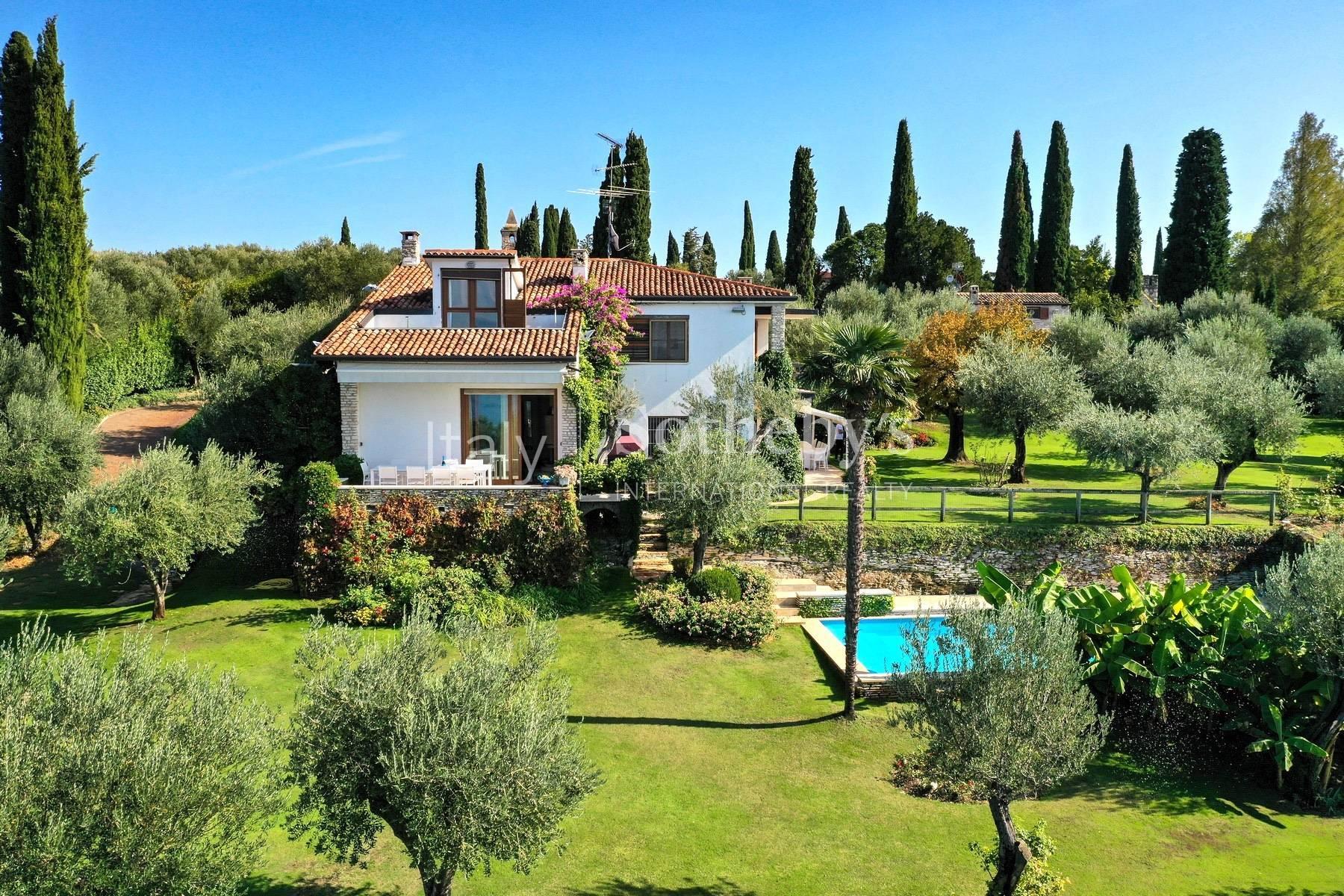 Splendida villa fronte lago con dépendance e piscina, in vendita, Sirmione | Sotheby’s Realty Italy - 14