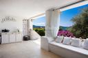 Villa con vista mare e grande giardino a Baja Sardinia, in vendita, Arzachena | Sotheby’s Realty Italy - 3
