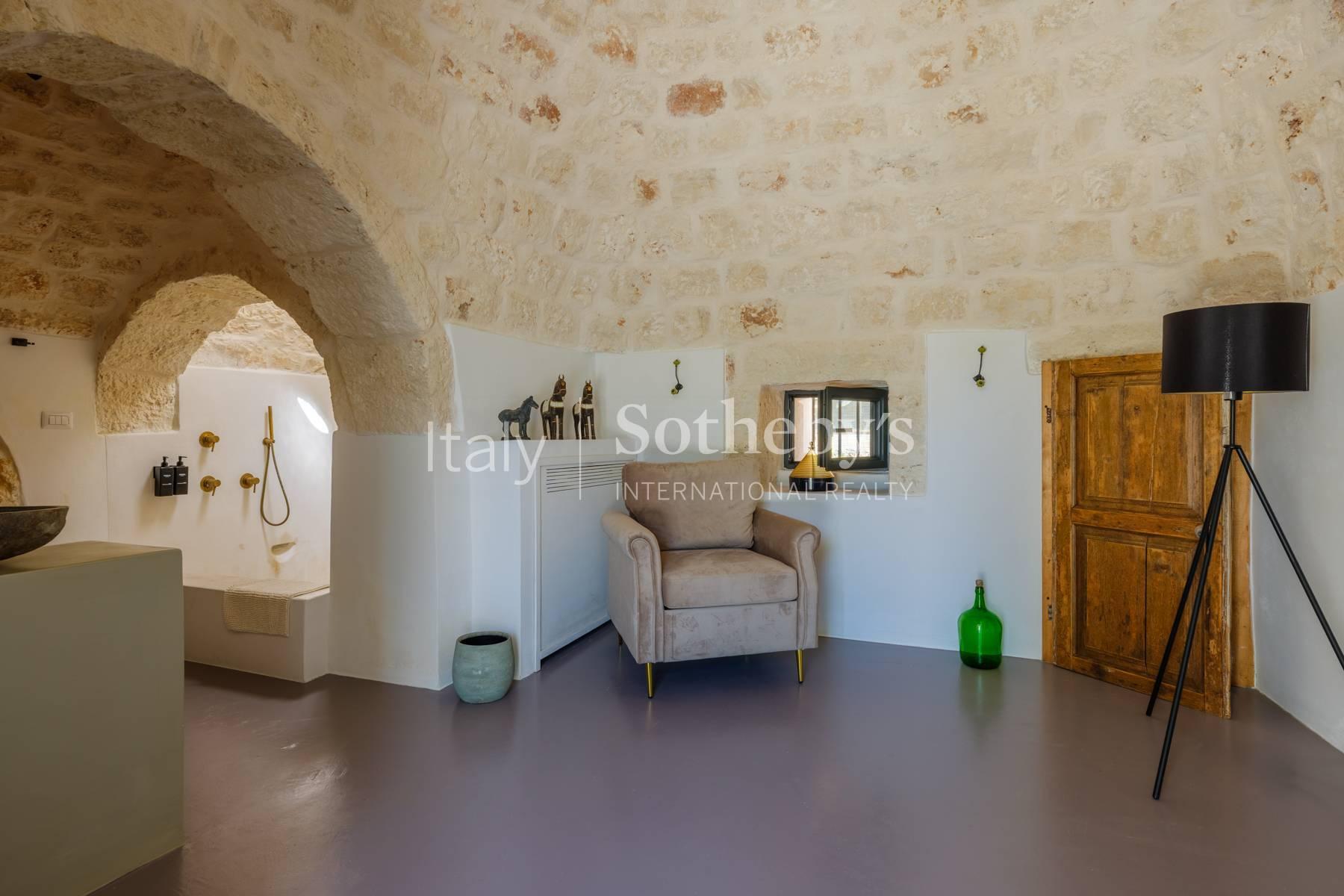 Autentici trulli con terreno panoramico nella Valle d'Itria, in vendita, Ceglie Messapica | Sotheby’s Realty Italy - 9
