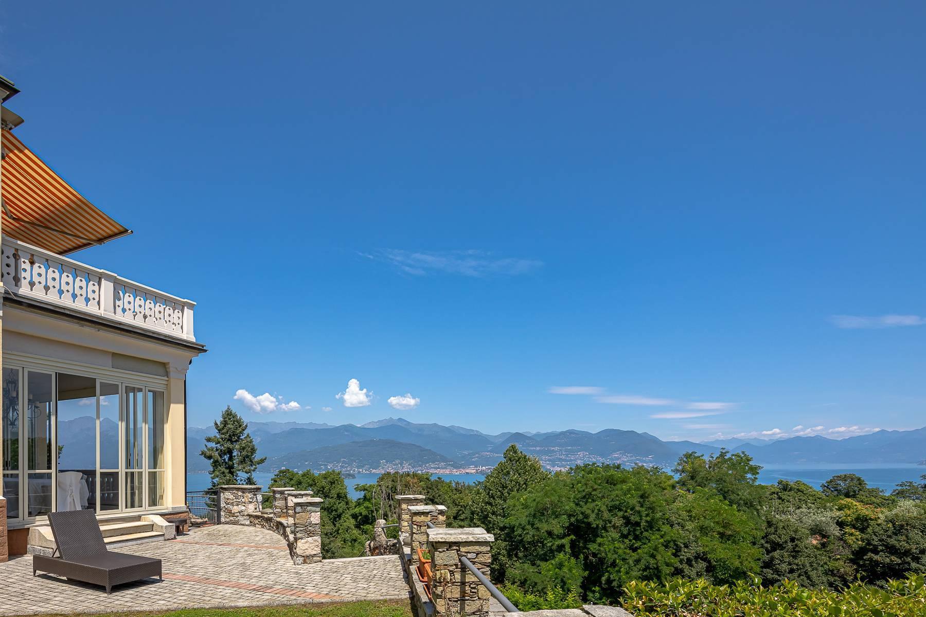 Villa storica a Stresa con affaccio sul Lago Maggiore - 1