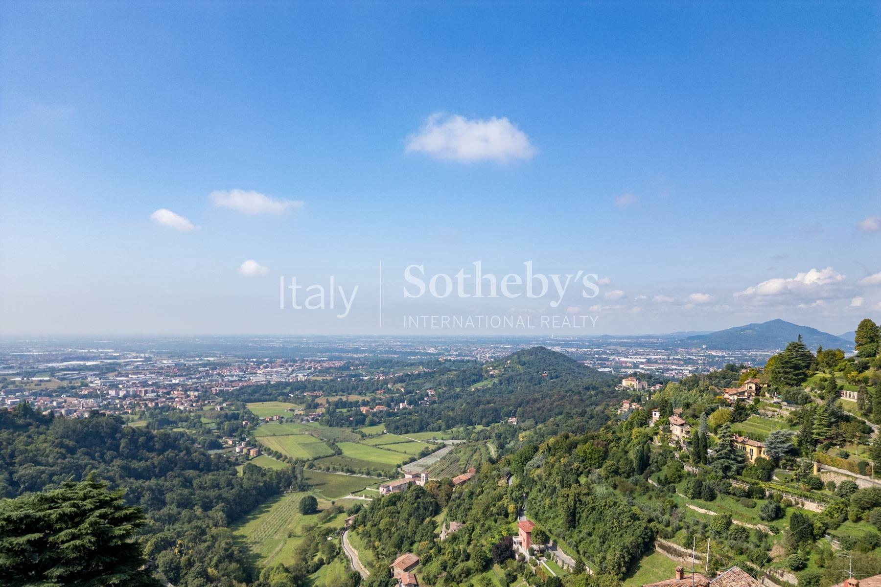 Exclusive and Rare Villa on the Hills of Bergamo - 2