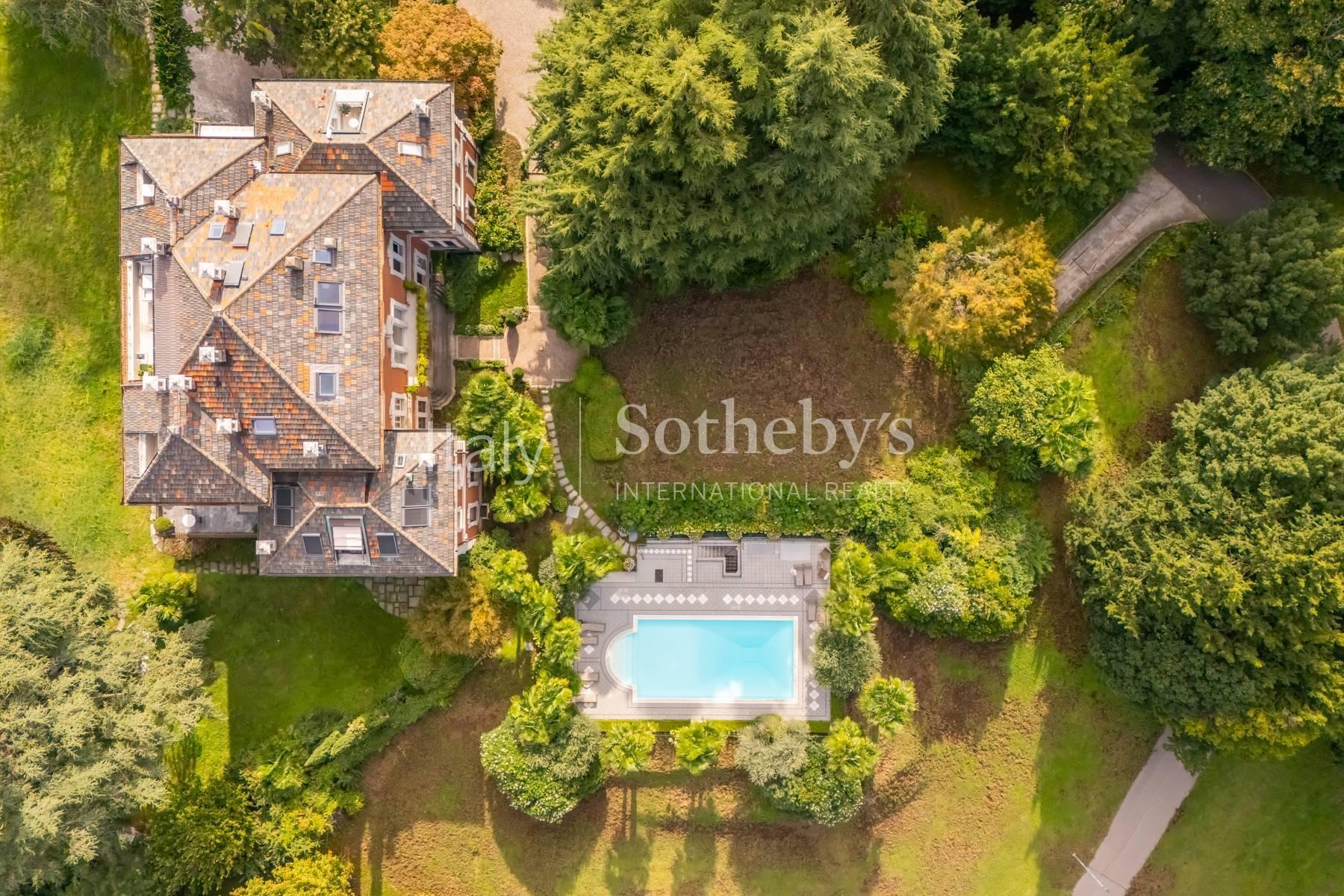 Attico in villa storica con piscina e vista lago, in vendita, Como | Sotheby’s Realty Italy - 22