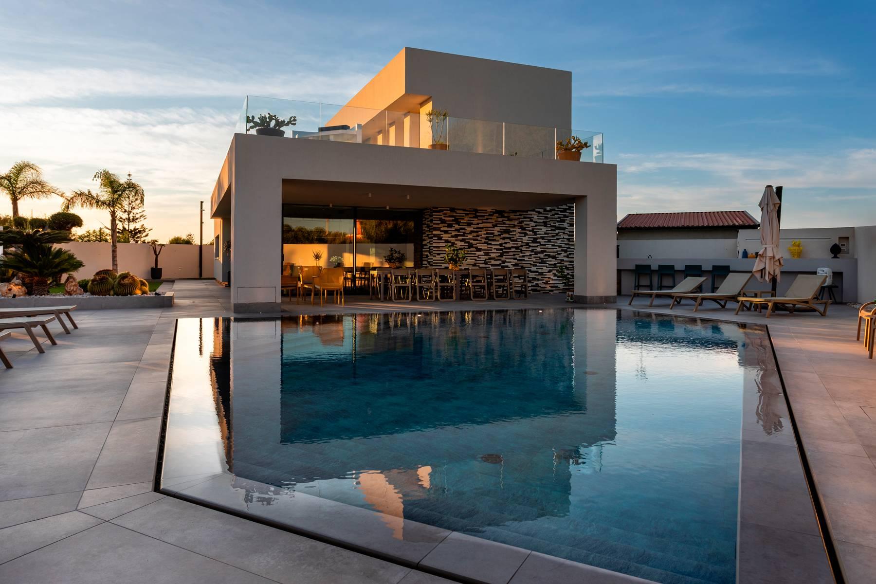 Villa dal design moderno fronte mare - 1