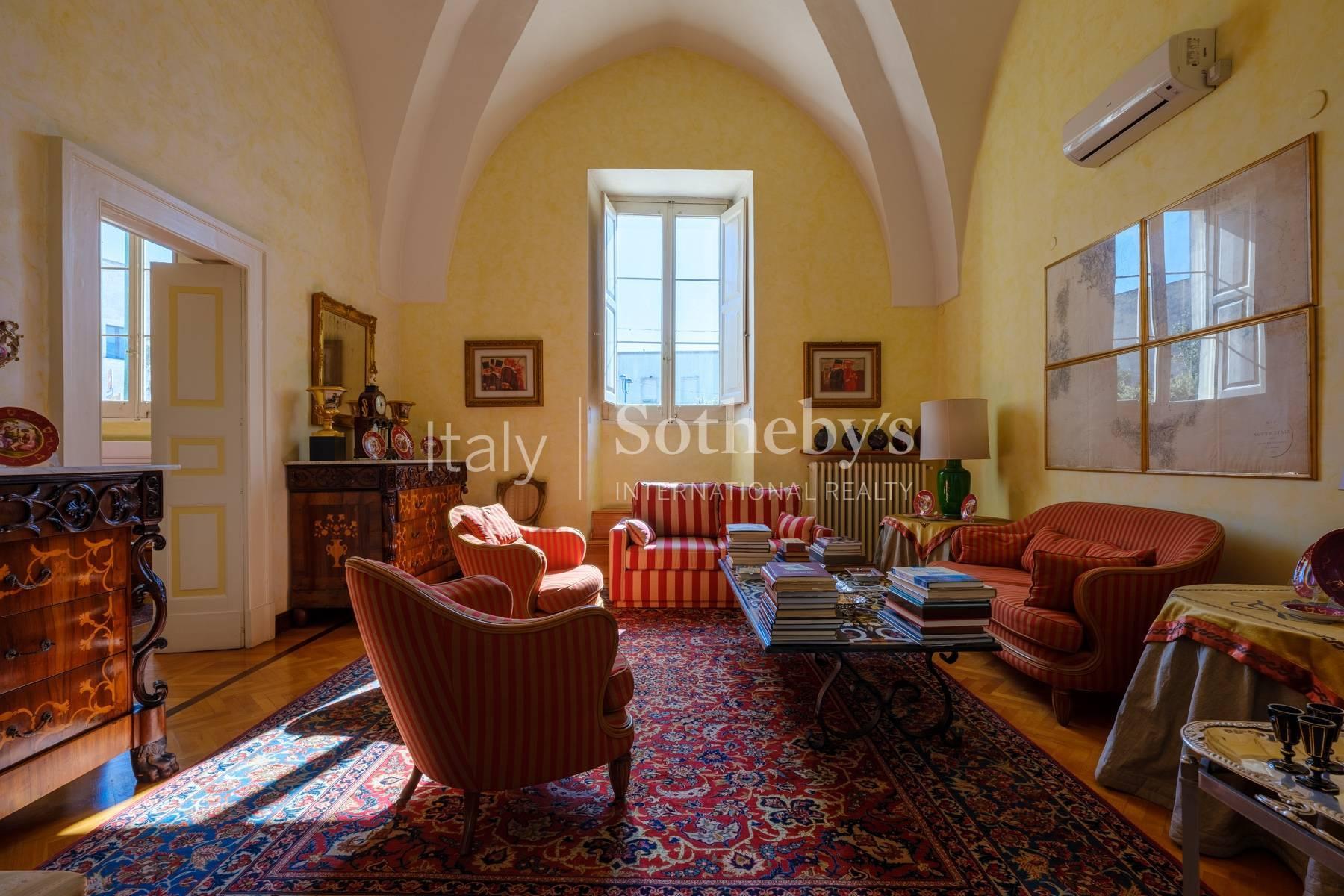 Charming Palazzo with Garden in the Historic Center - 5