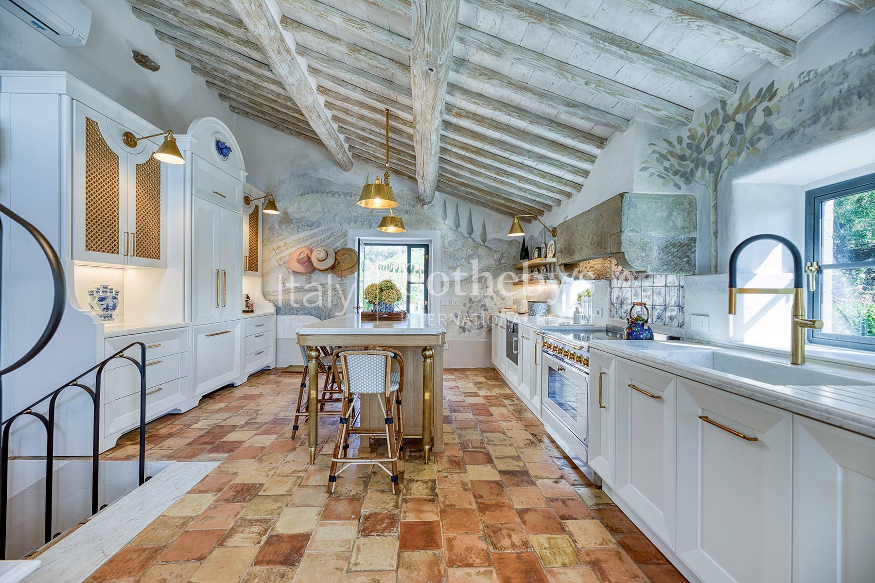Raffinata villa ristrutturata nel cuore del Chianti, in vendita, Gaiole in Chianti | Sotheby’s Realty Italy - 10
