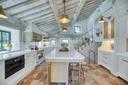 Raffinata villa ristrutturata nel cuore del Chianti, in vendita, Gaiole in Chianti | Sotheby’s Realty Italy - 9