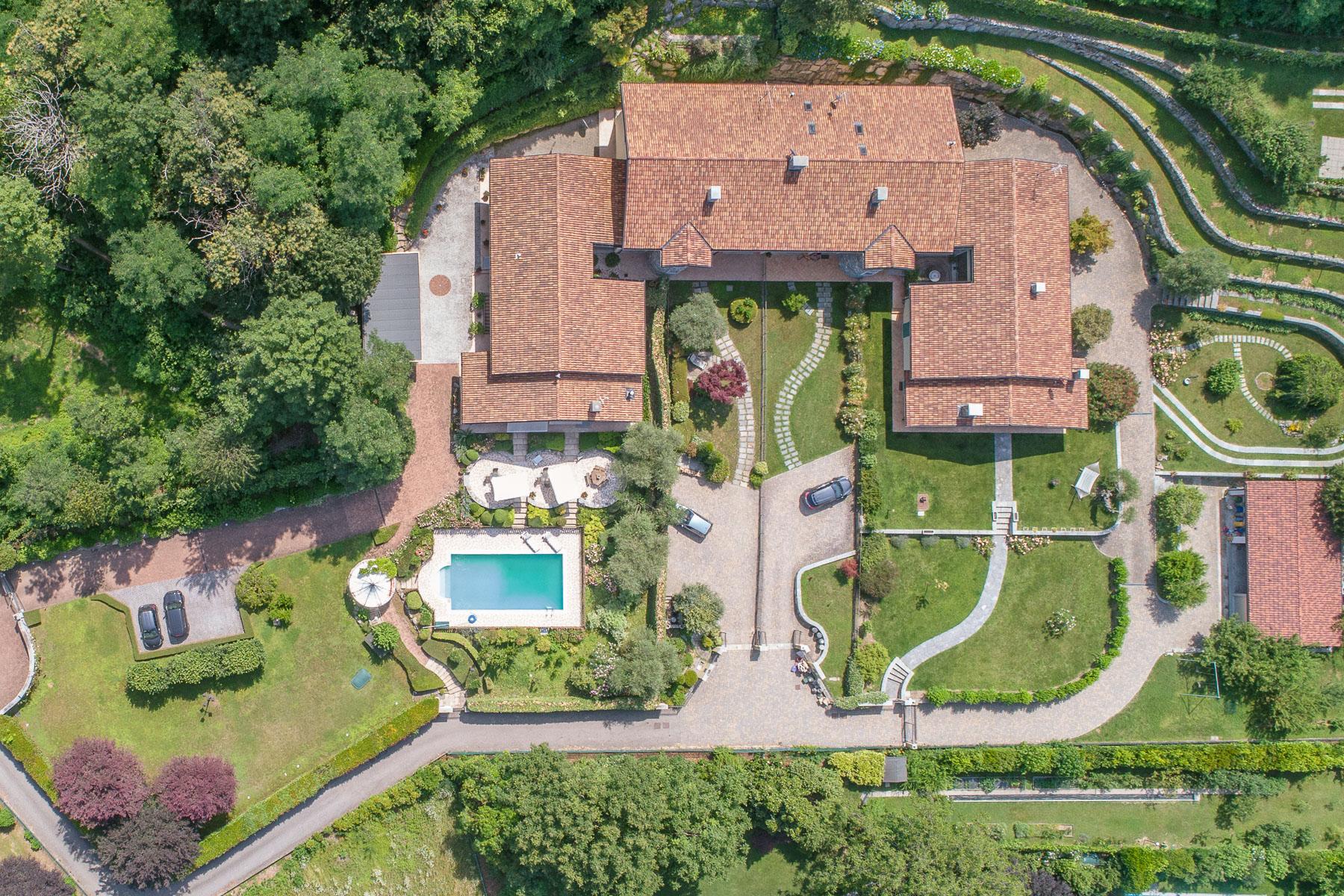 Elegante villa con piscina sulla sponda lombarda del Lago Maggiore - 1