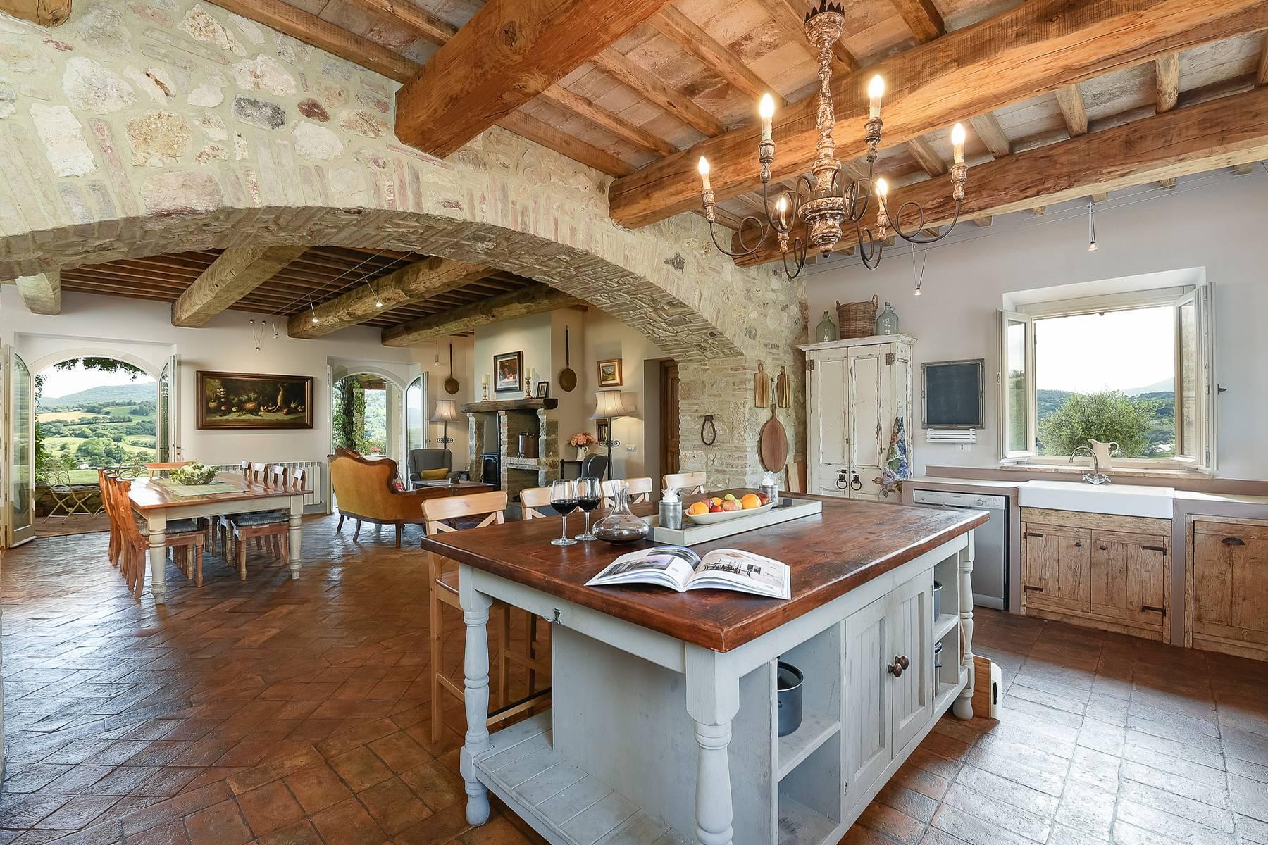 Elegante villa in Umbria da restauro di casale del 1800 - 4