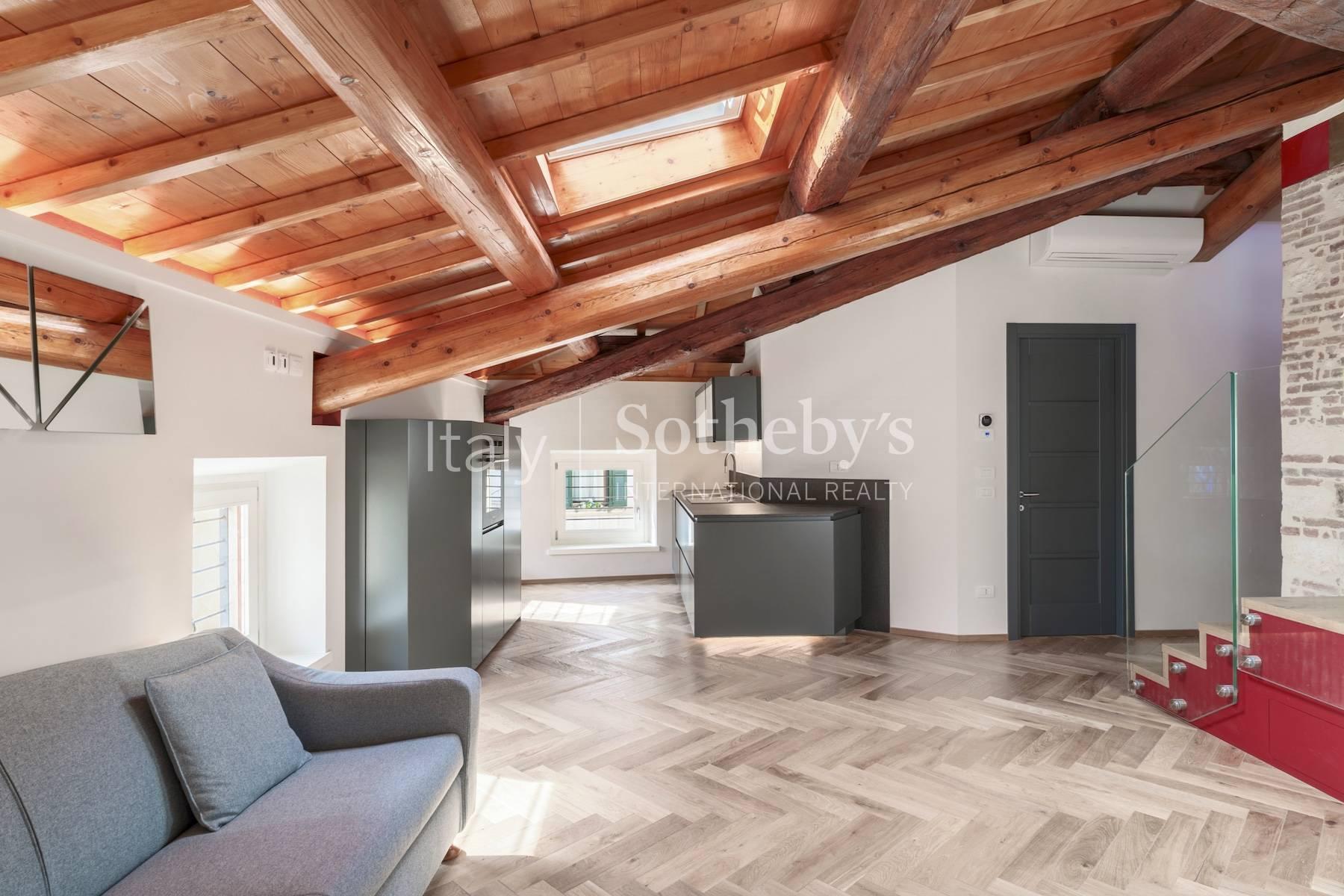 Prestigioso palazzo ristrutturato nel Centro Storico di Verona - 2
