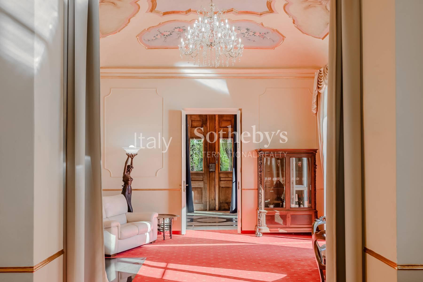 Charming historical villa with an exclusive beach - 8