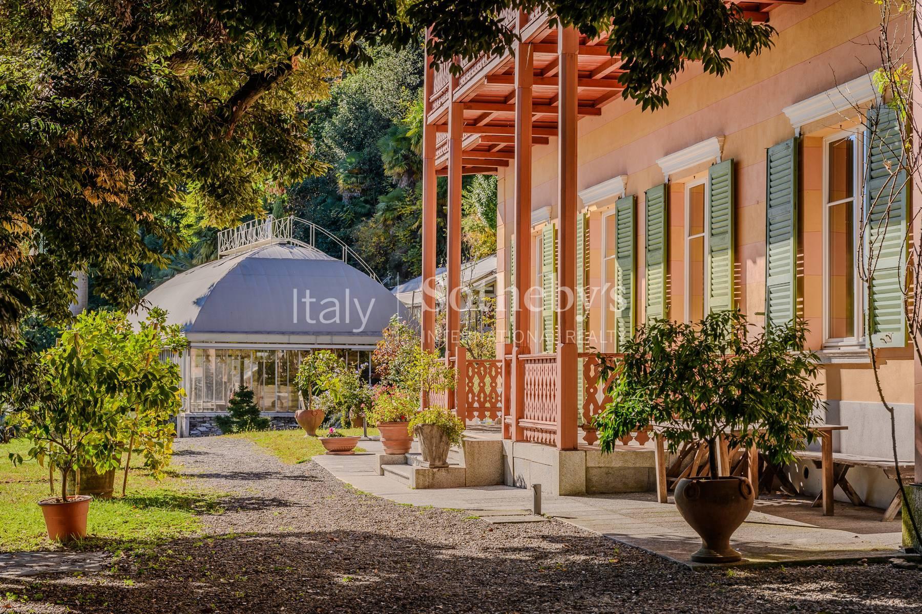 Charming historical villa with an exclusive beach - 3