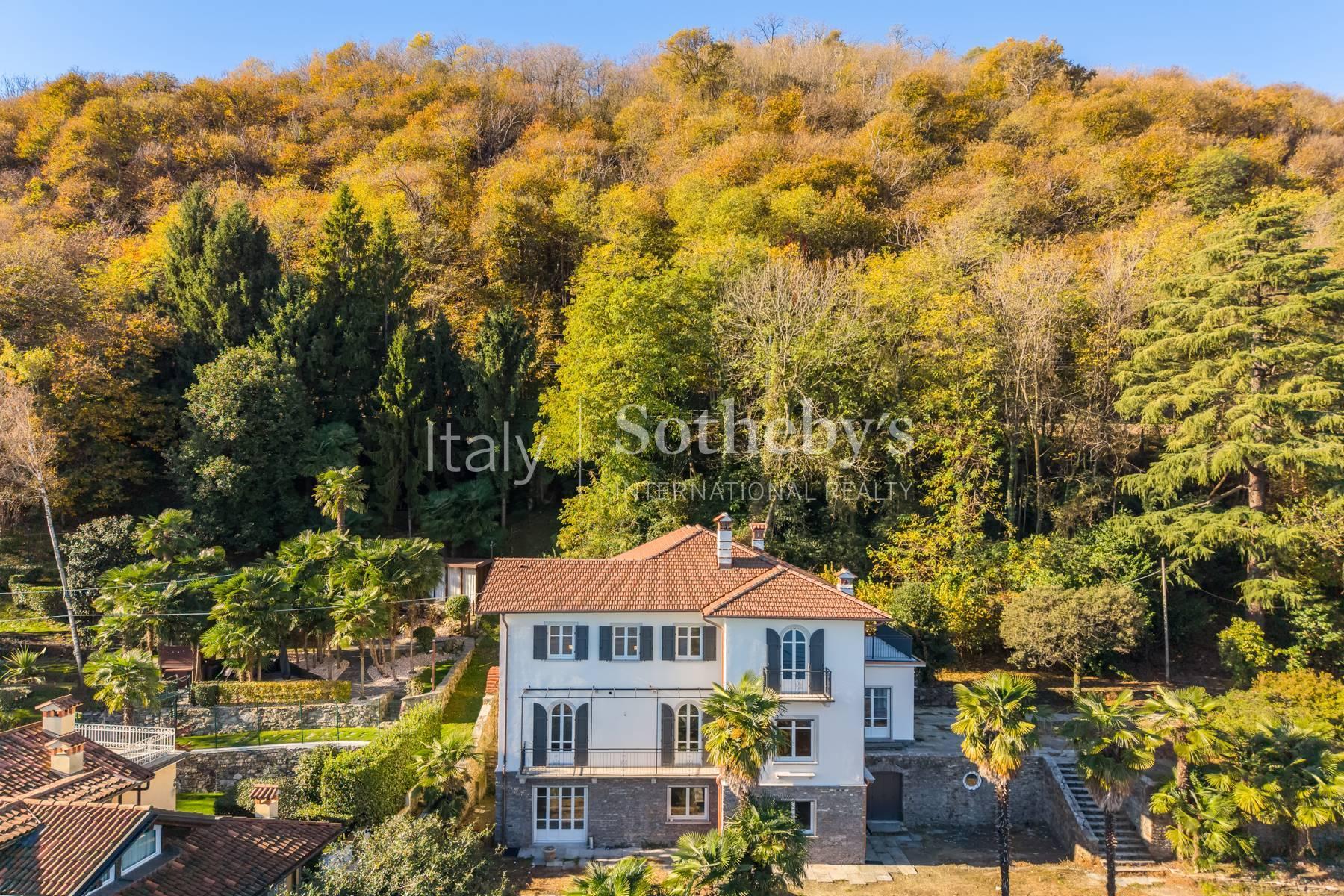 Prestigious Villa Overlooking Lake Maggiore - 2