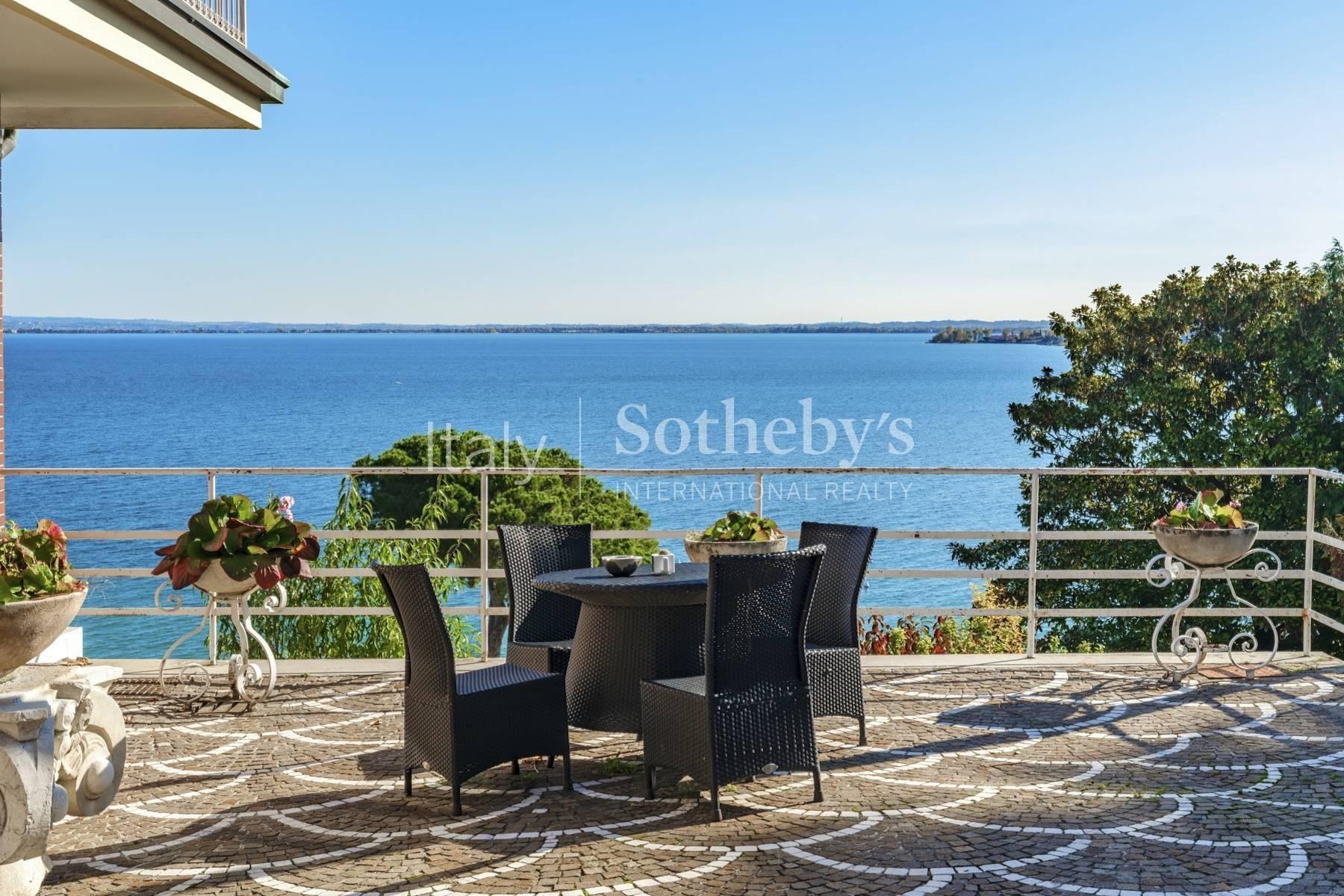 Prestigious lakefront estate with private boathouse and dock - 8