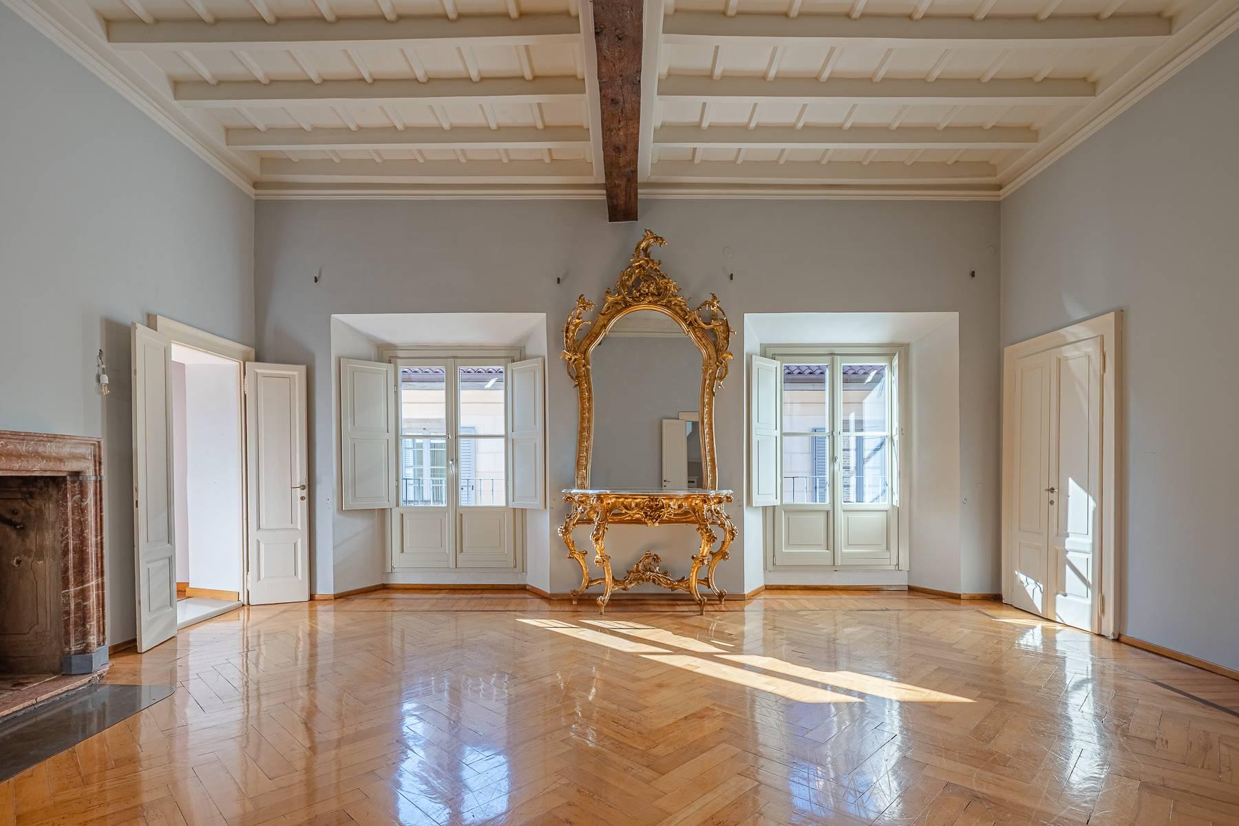 Photo inspiration: Visual Reference: Elegant Penthouse In A Historic Building Grenier Milan