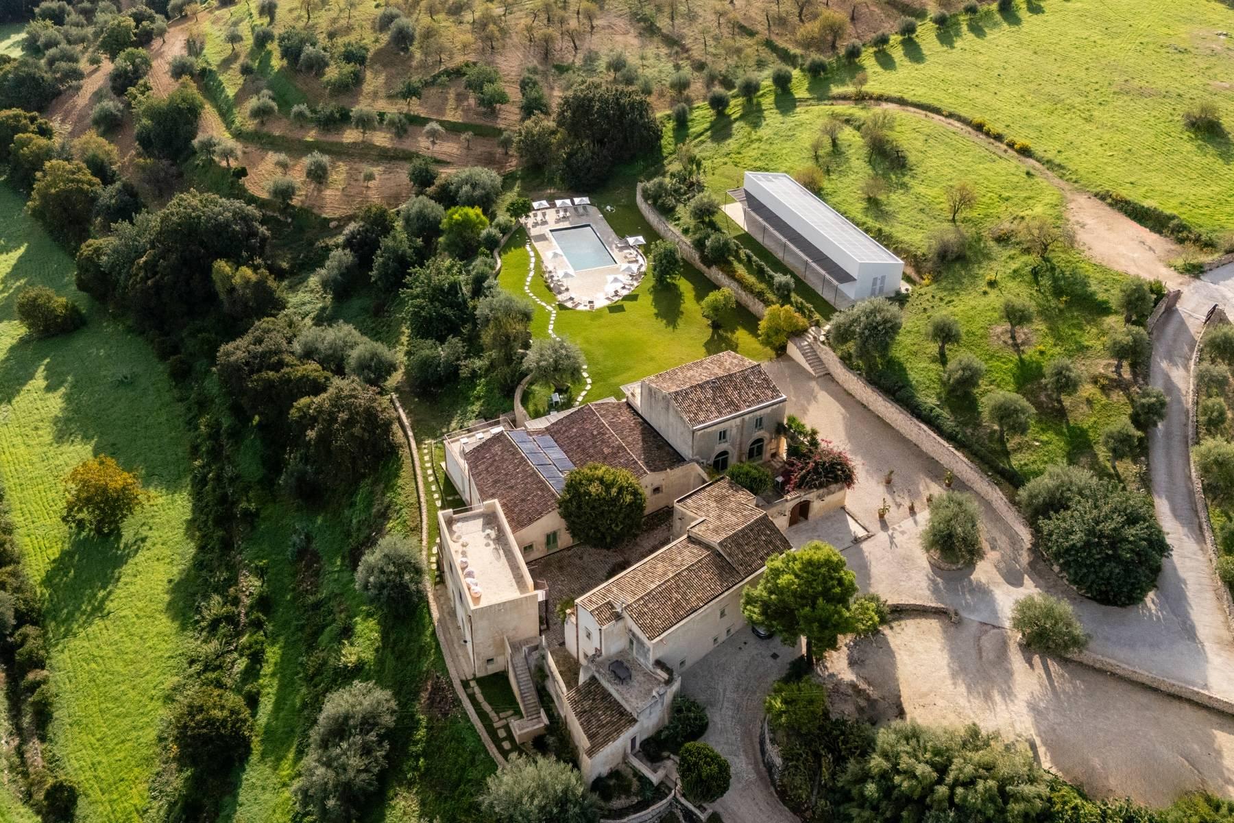 Antico baglio siciliano ristrutturato con vista su Noto - 1