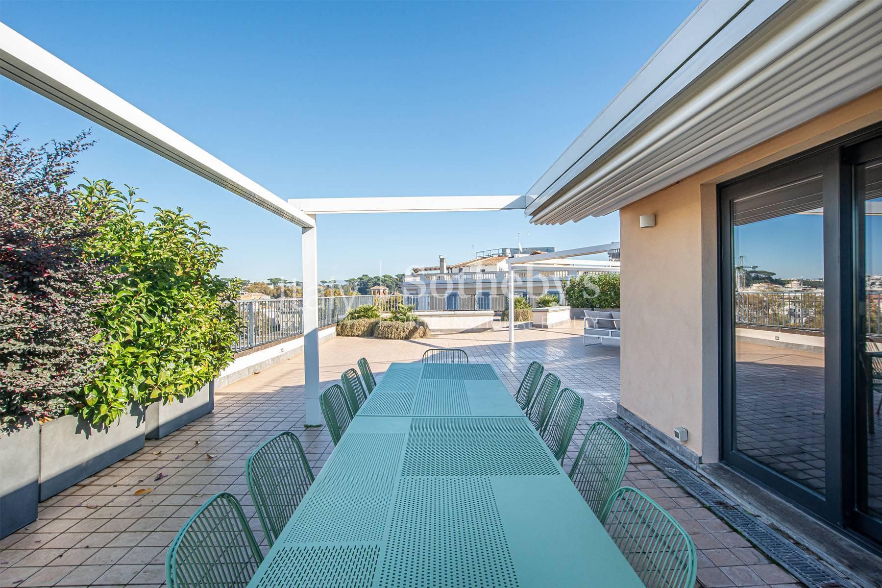 Attico con terrazza panoramica, in affitto, Roma | Sotheby’s Realty Italy - 2