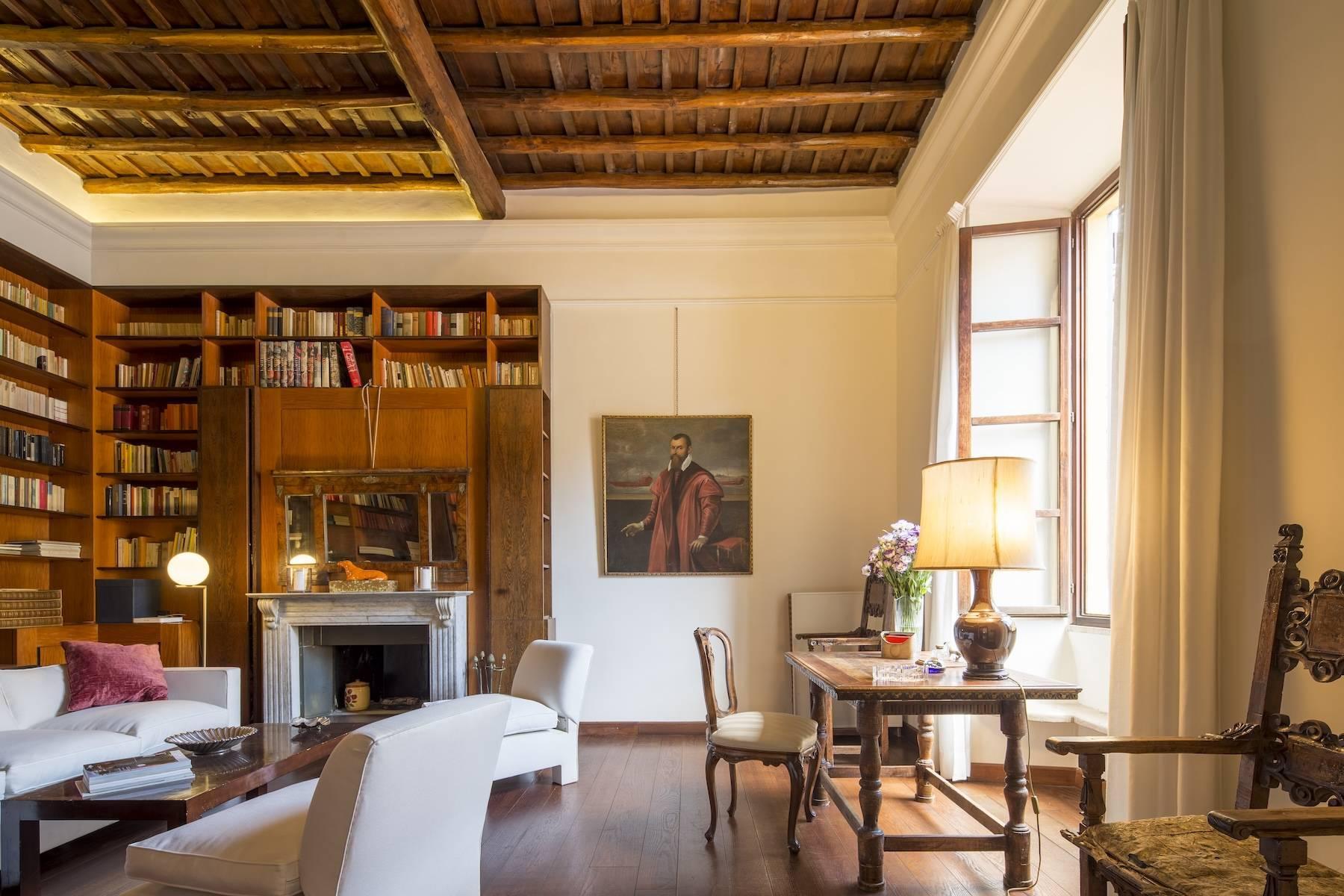 16th-century palace in the heart of Rome - 1