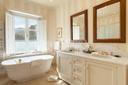 Villa Le Camelie immersa nella campagna toscana, in affitto, Lucca | Sotheby’s Realty Italy - 15